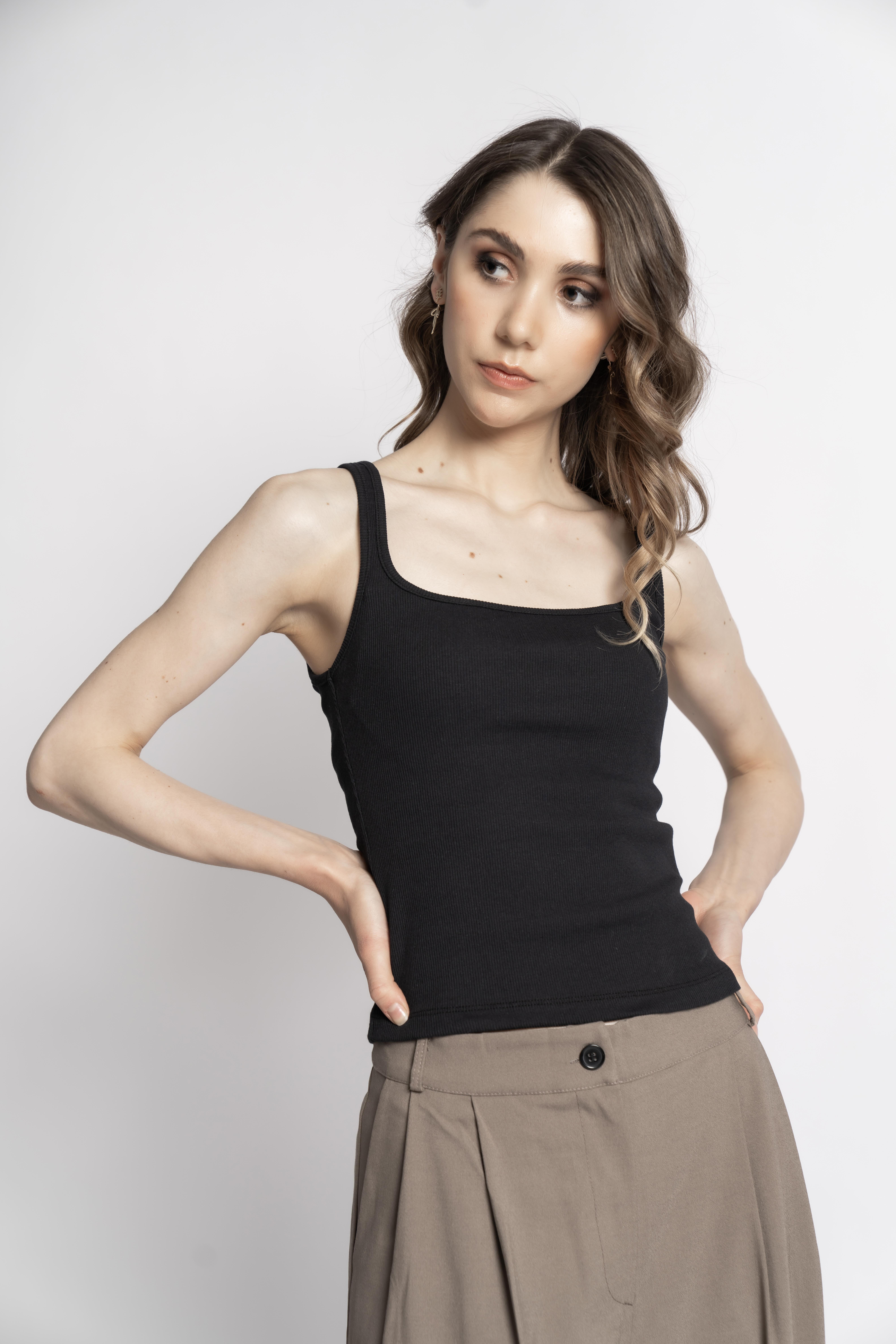 Siyah Halter Yaka Atlet