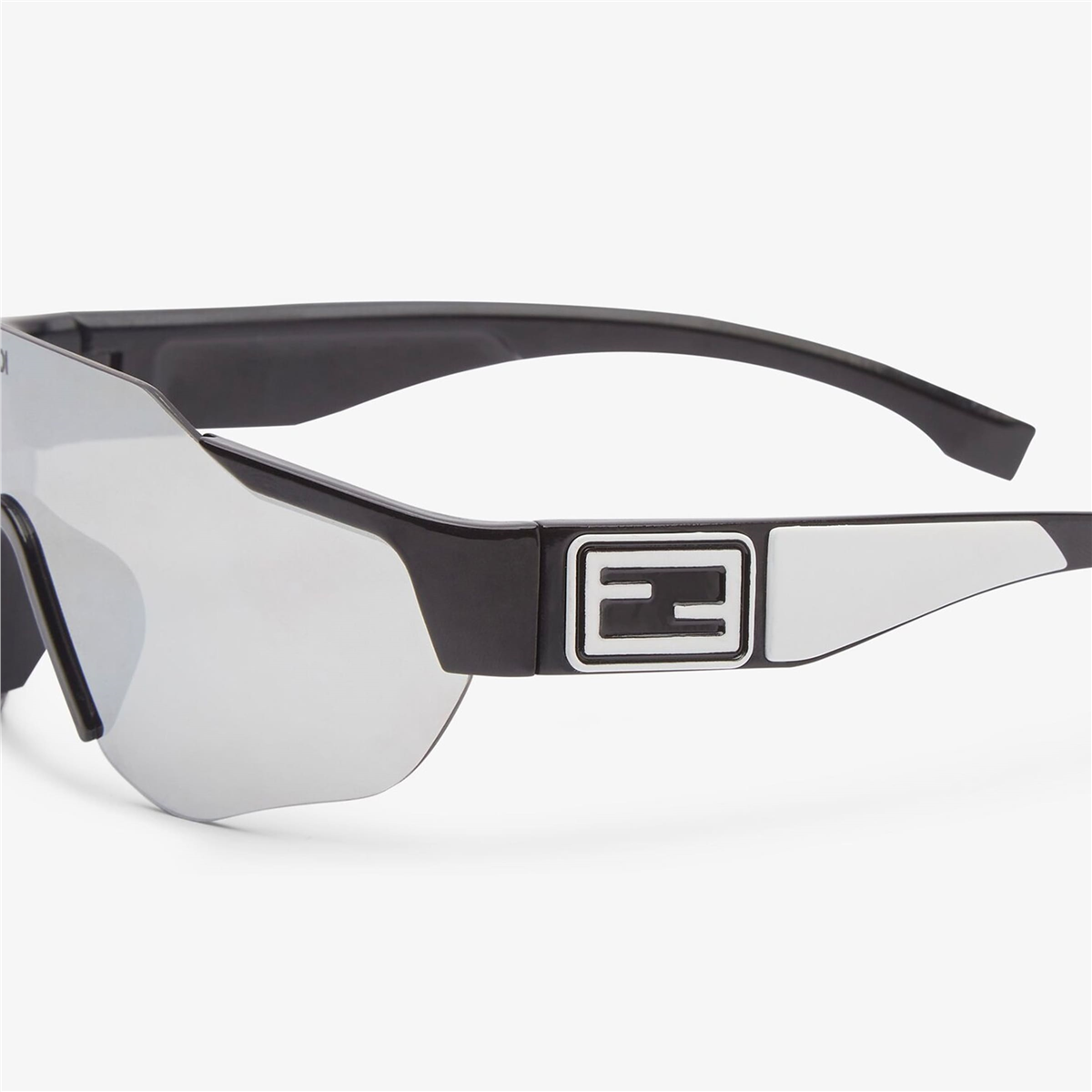 Fendi Sport Baguette FE40088U-Y 01C