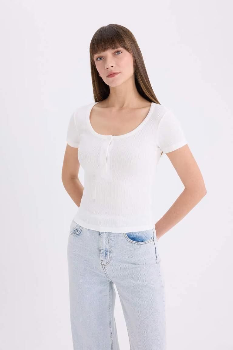 Defacto Kadın Kısa Kol T-shirt E5781AX/ER105