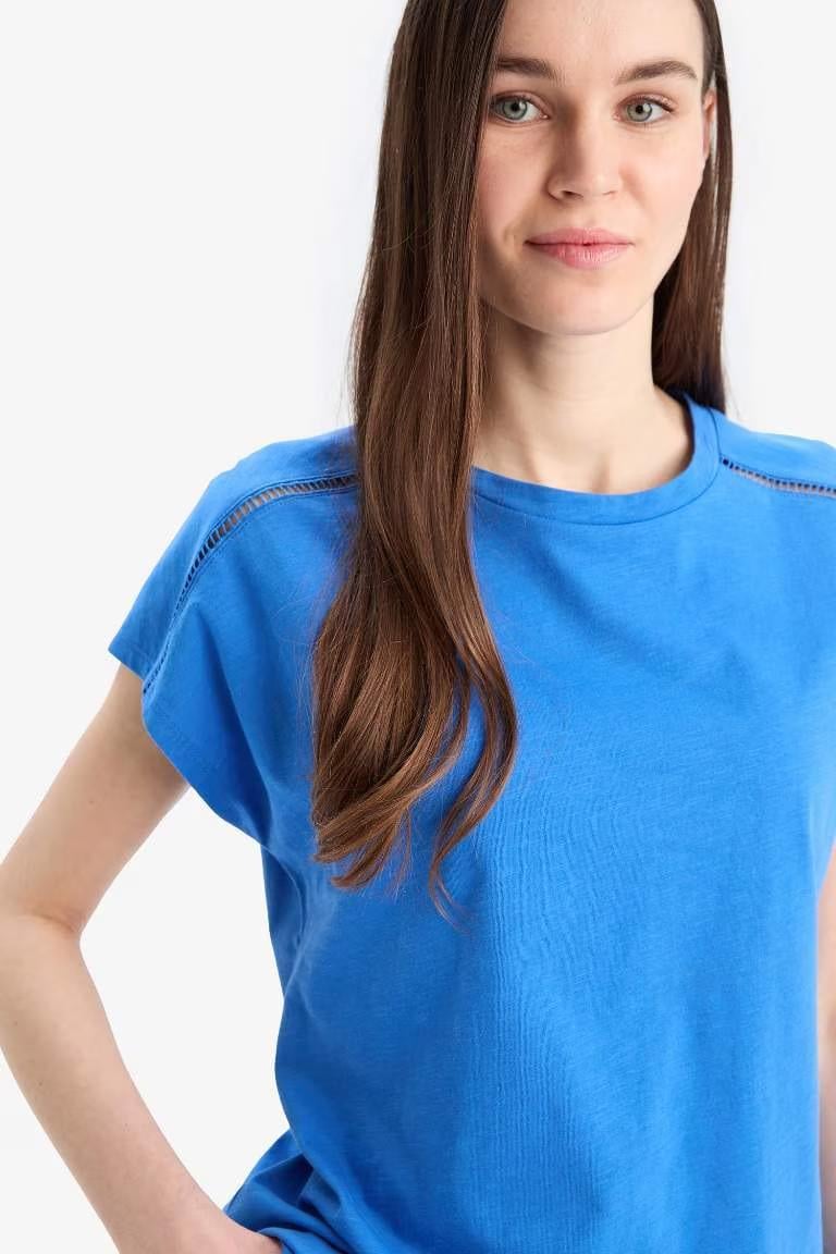 Defacto Kadın T-shirt E4367AX/BE439