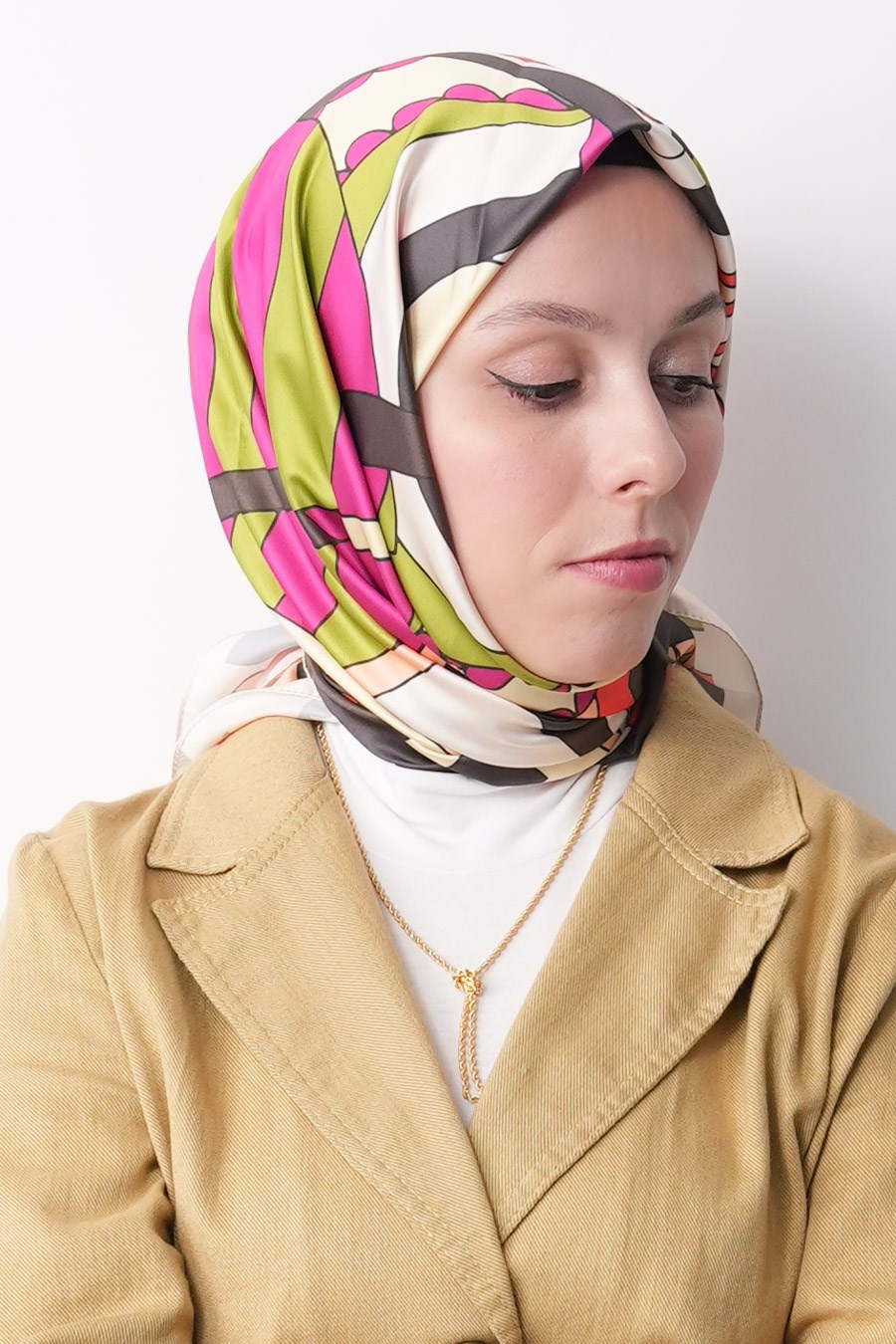 Latte Square Desen İpeksi Rayon Eşarp Yeşil
