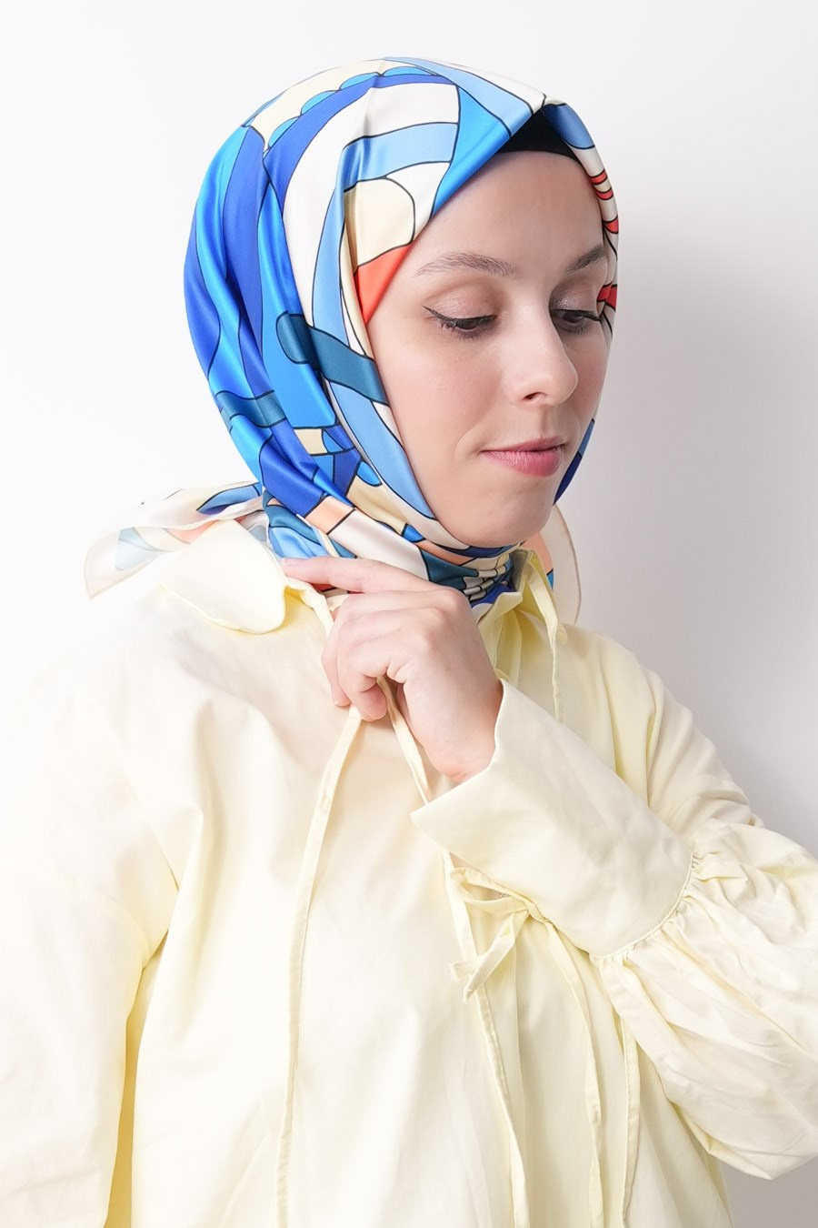 Latte Square Desen İpeksi Rayon Eşarp Mavi