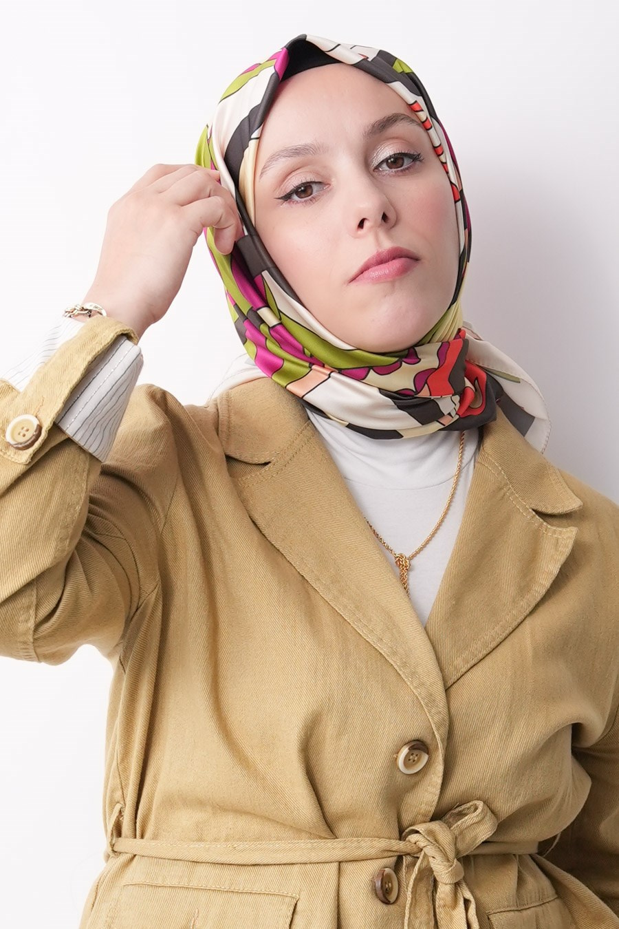 Latte Square Desen İpeksi Rayon Eşarp Yeşil