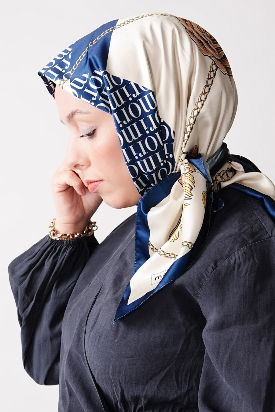 Mori Chain Desen İpeksi Rayon Eşarp Lacivert