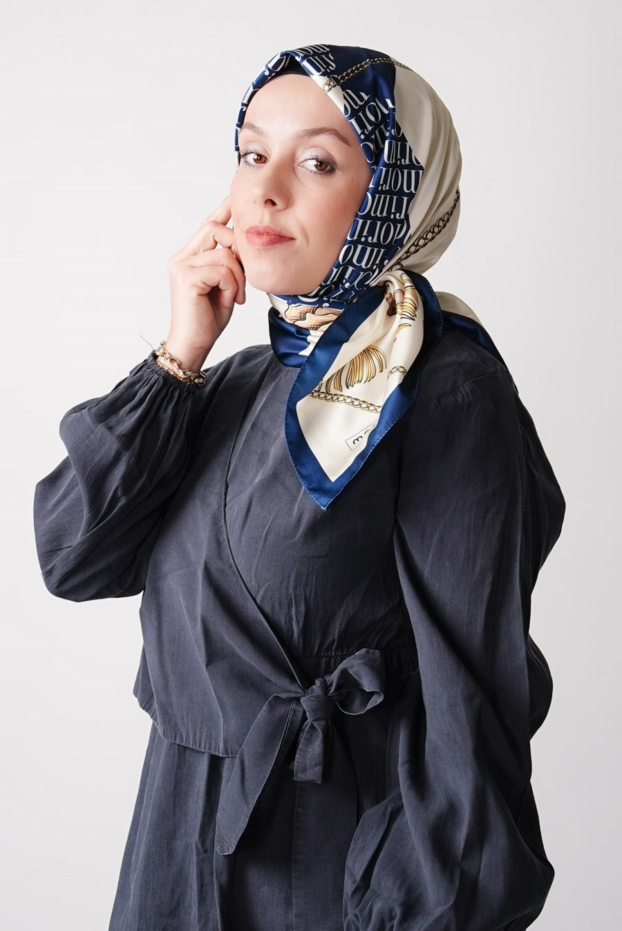 Mori Chain Desen İpeksi Rayon Eşarp Lacivert