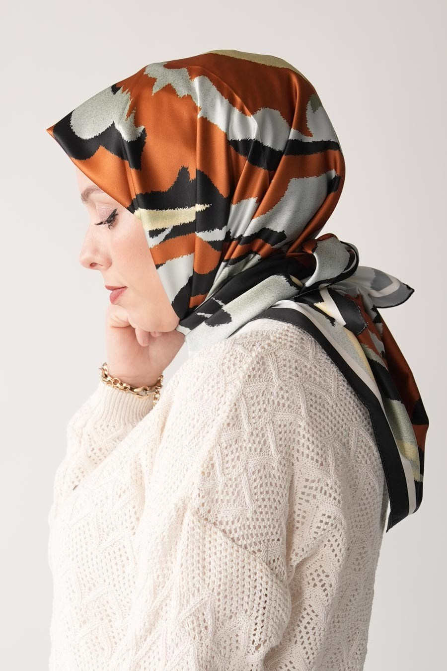 Nevara Desen İpeksi Rayon Eşarp Kiremit