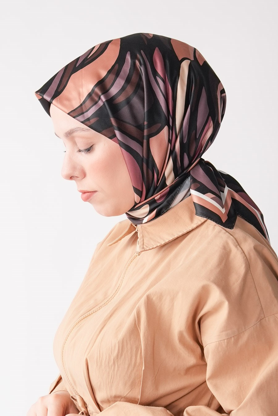 Sugar Rose Desen İpeksi Rayon Eşarp Kahverengi