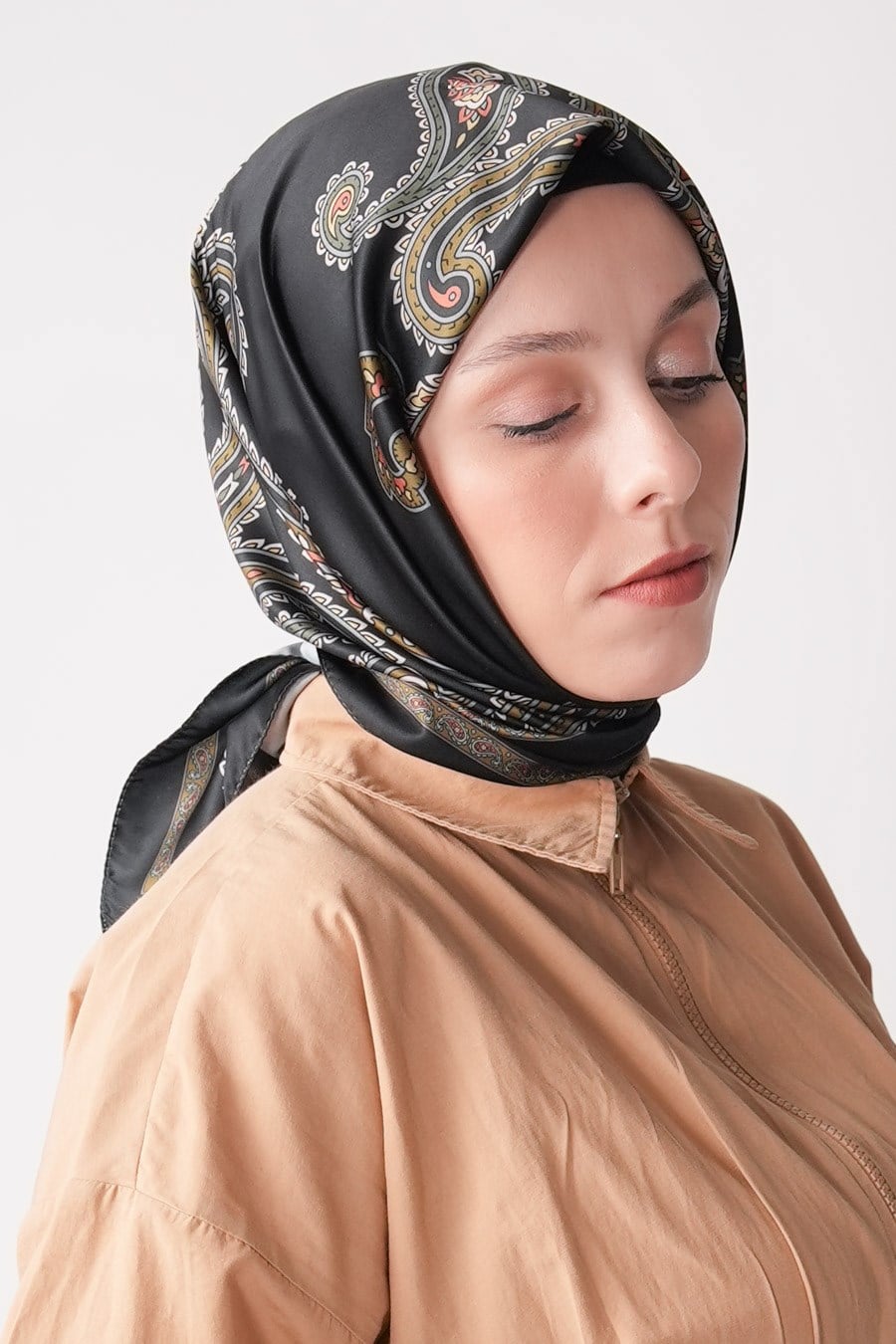 Vintage Pattern Desen İpeksi Rayon Eşarp Siyah