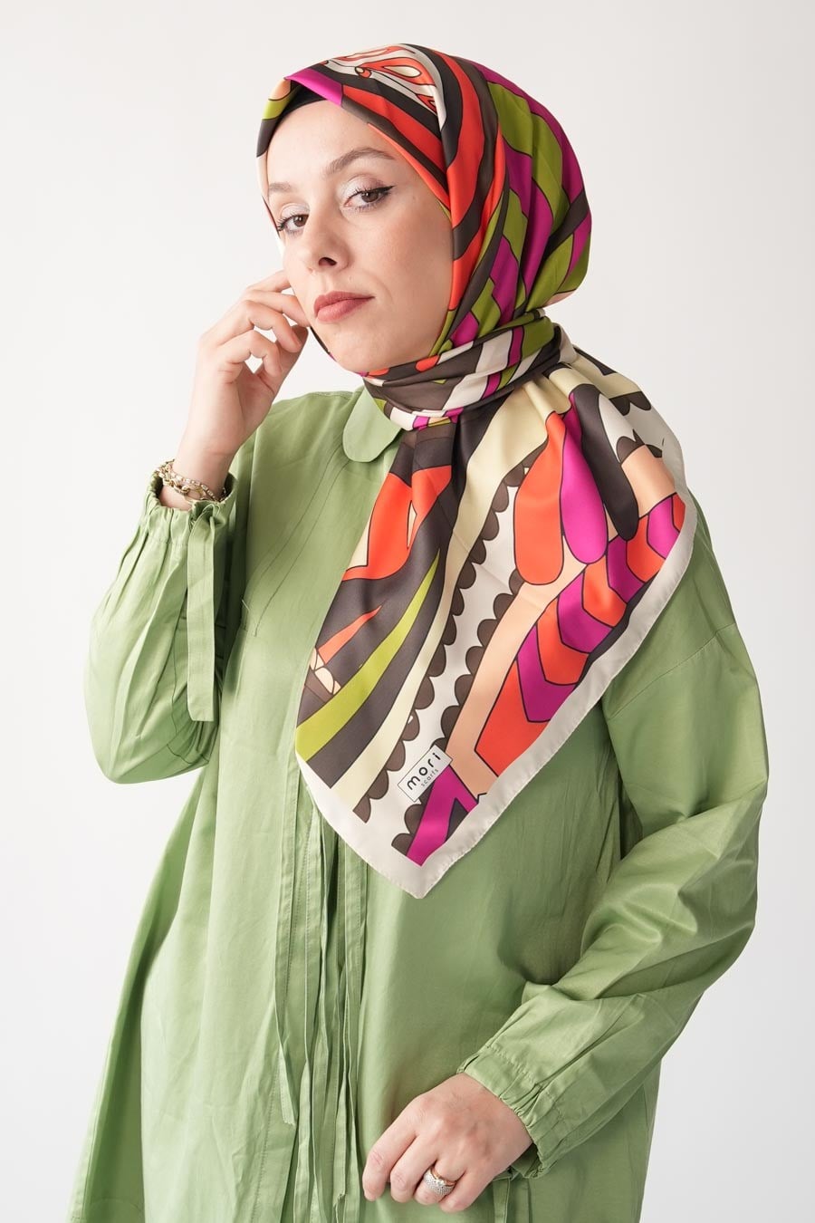 Latte Square Desen İpeksi Rayon Eşarp Yeşil