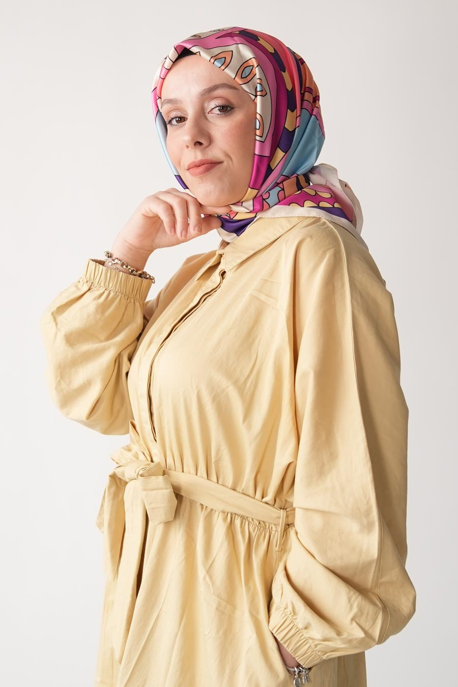 Latte Square Desen İpeksi Rayon Eşarp Pembe
