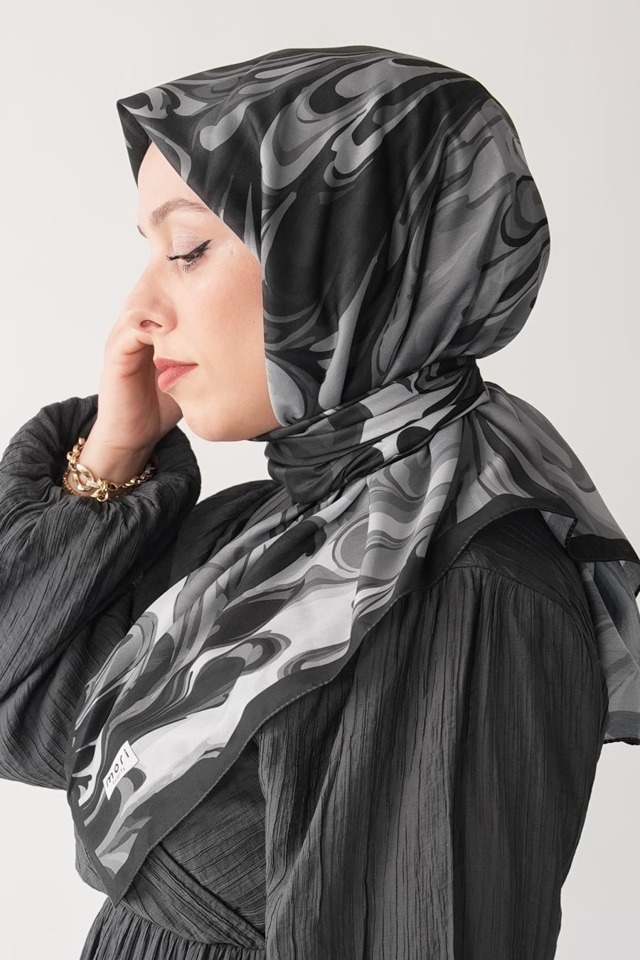 Mori Wave Desen İpeksi Rayon Eşarp Siyah