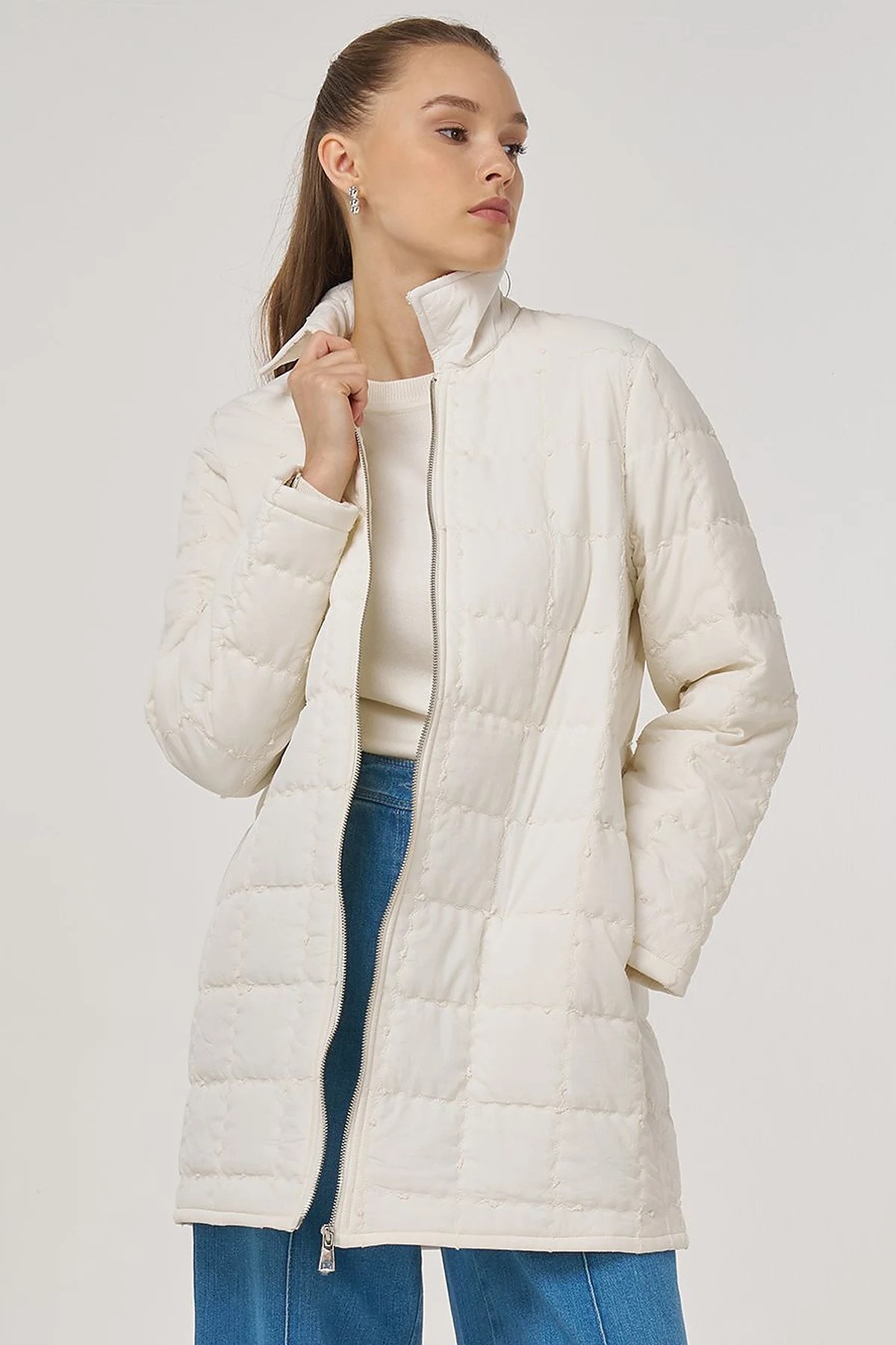 Punto Dikişli Kısa Anorak Mont Ekru