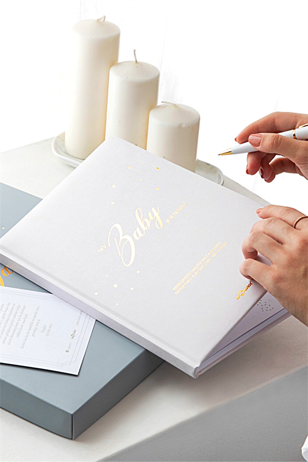 SÜRESİZ PLANLAYICIBebek Anı Defter Albümü & Hamile Anne Günlüğü Krem