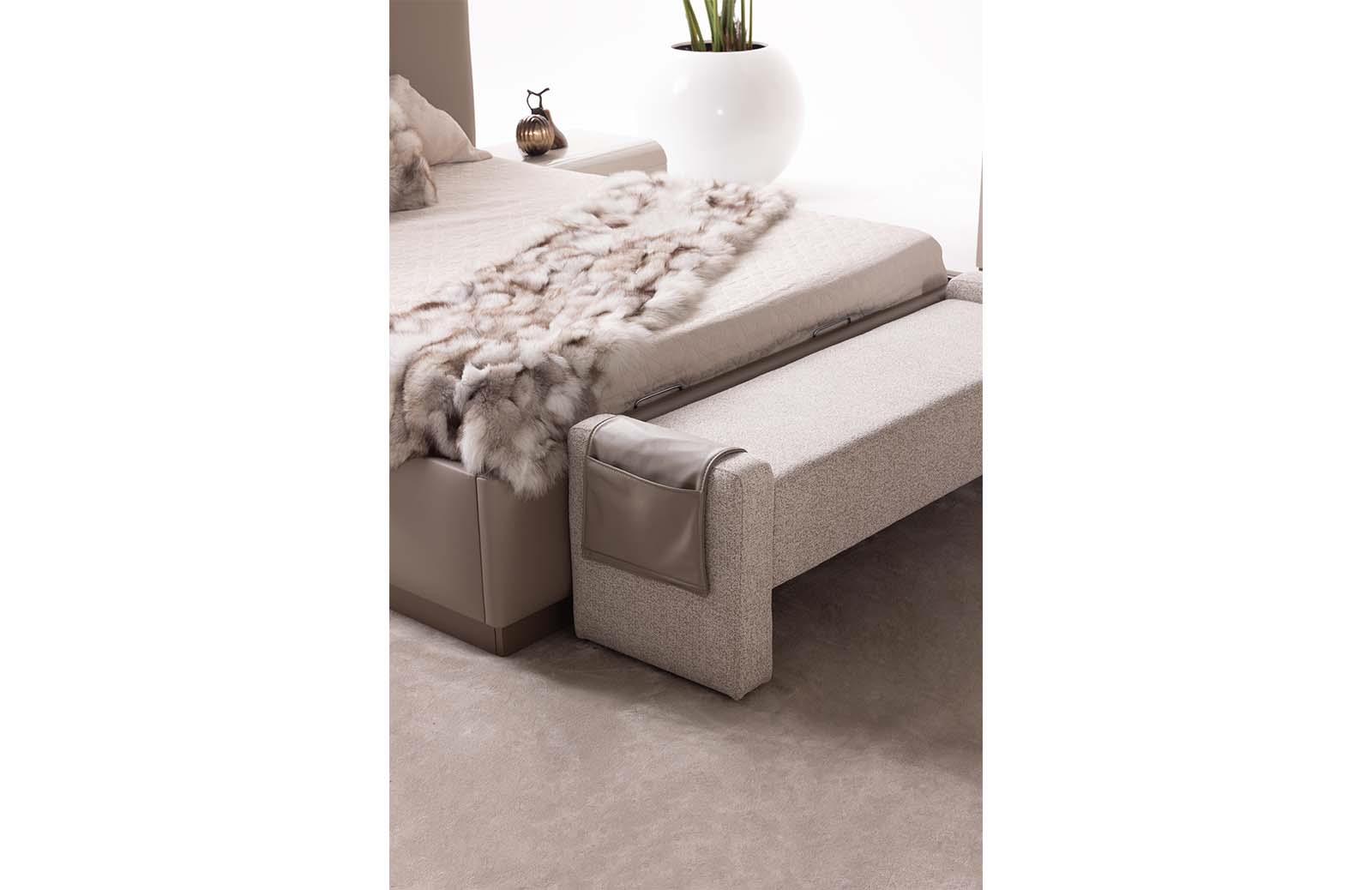 Ardena Bench