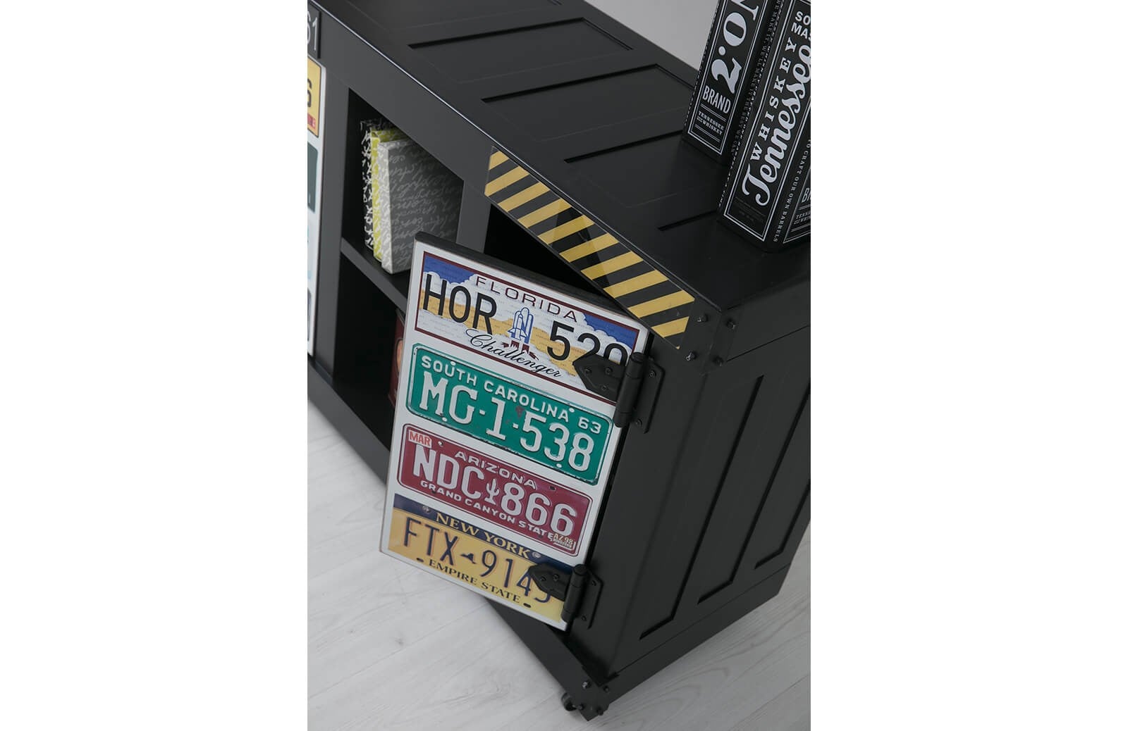 Conteyner Black 1015 Dresuar