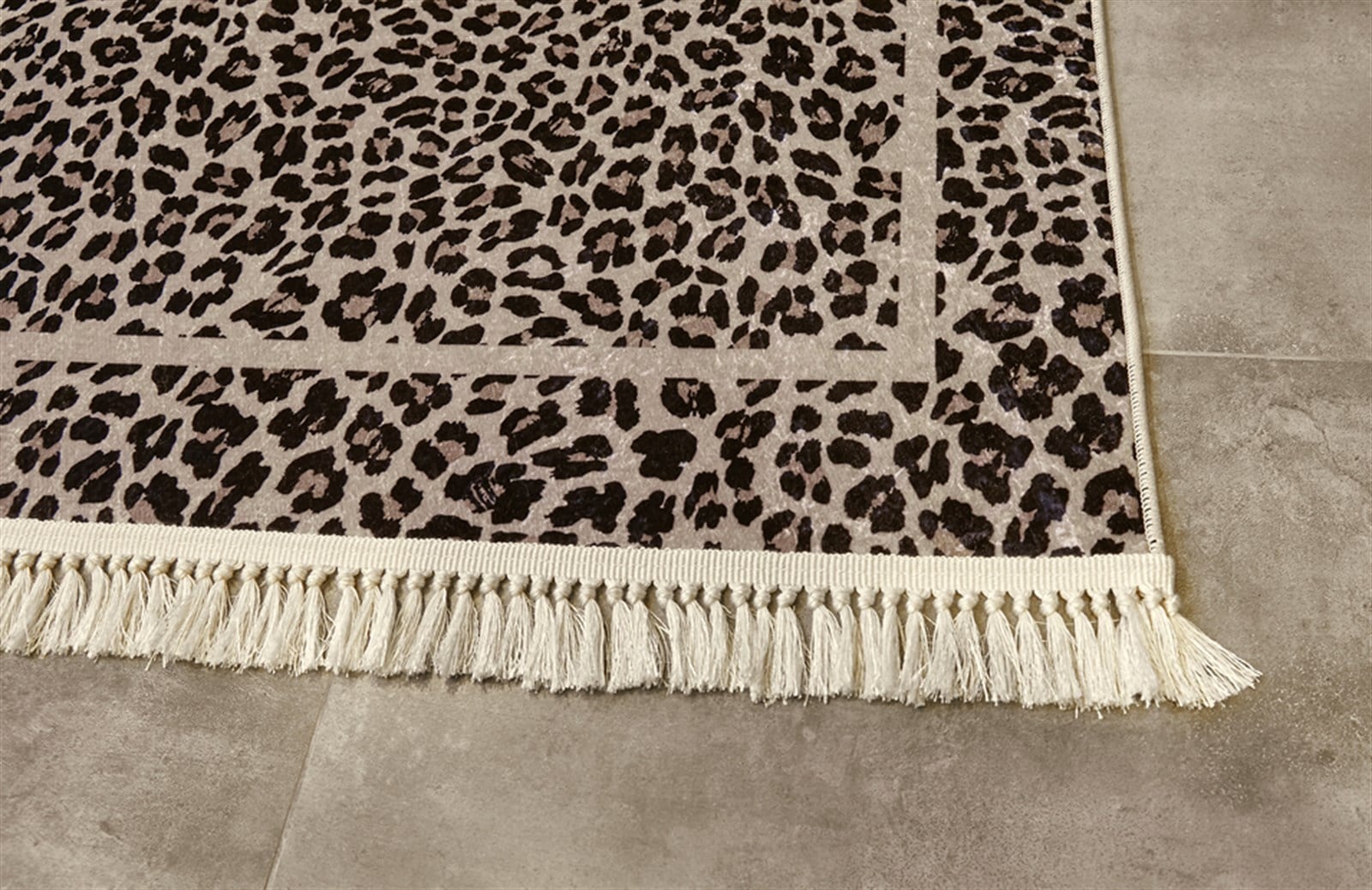 Leopar Desenli Halı 190x300