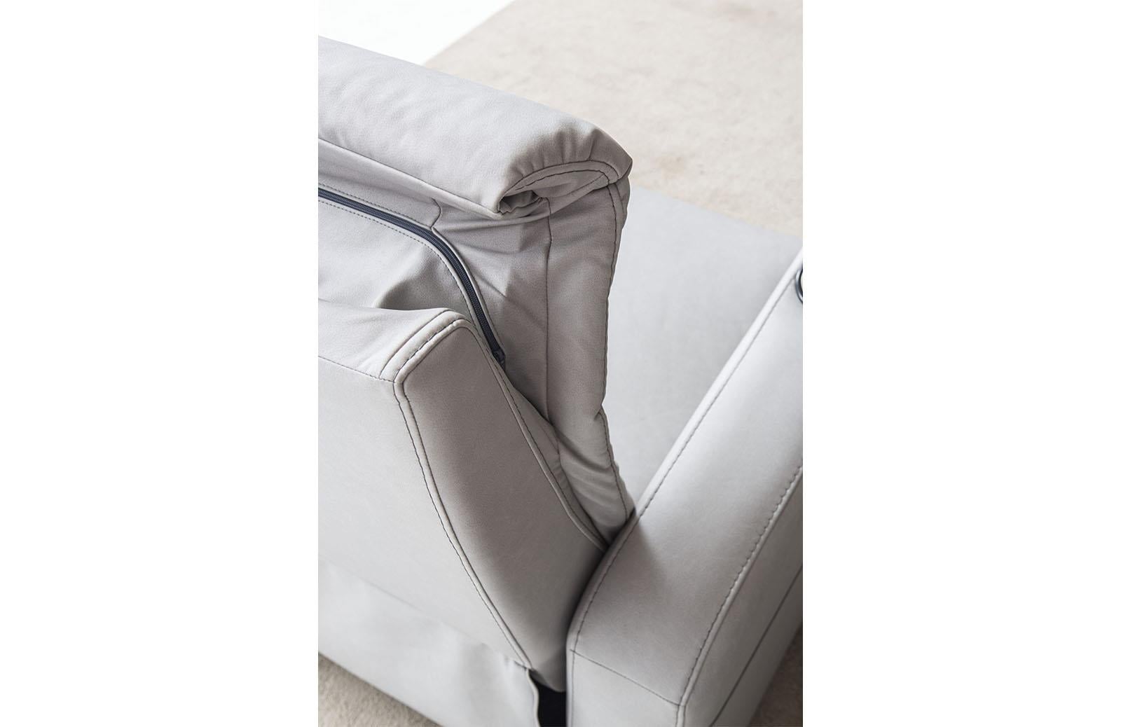 Nicole Berjer Recliner