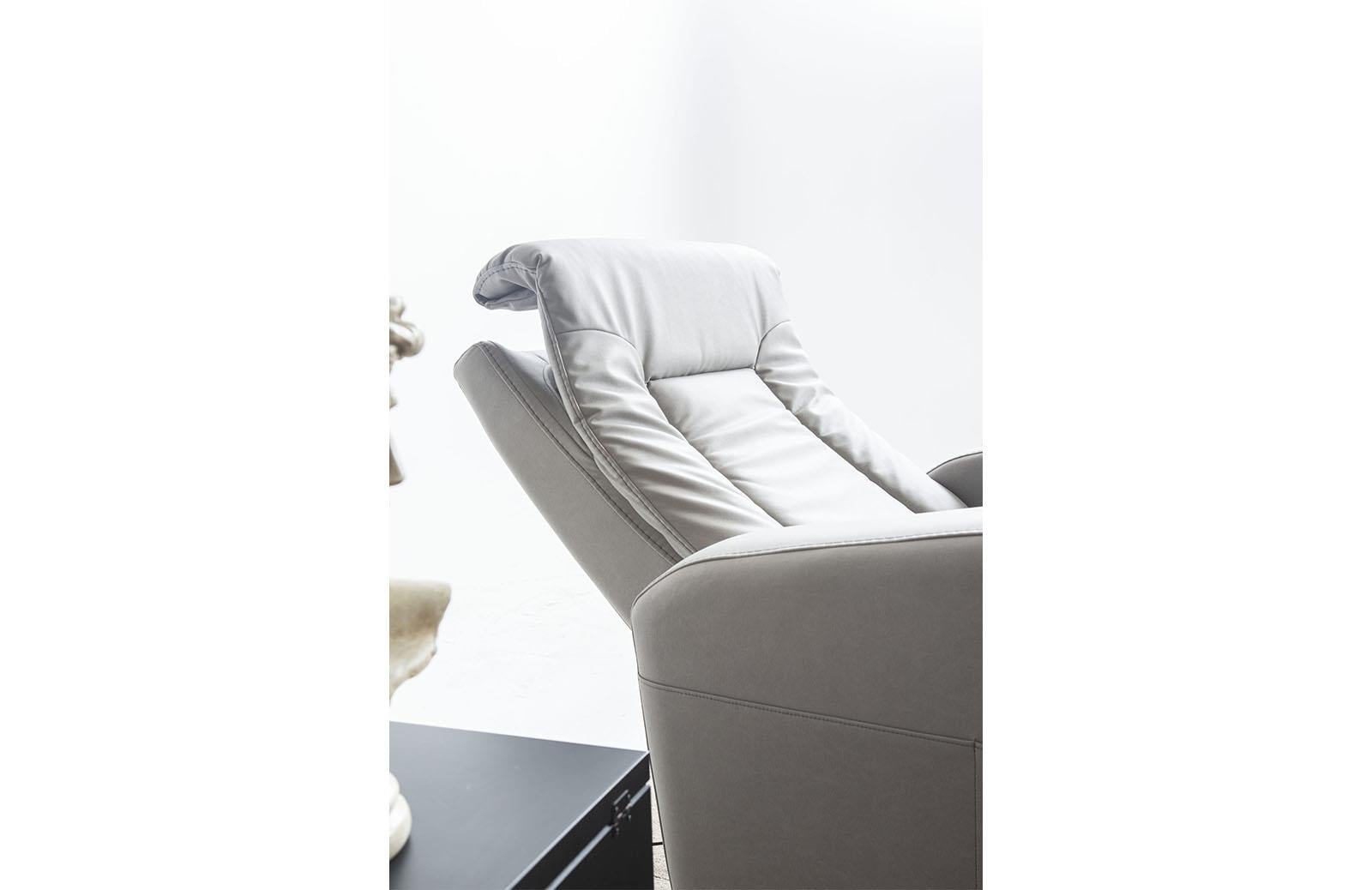 Nicole Berjer Recliner