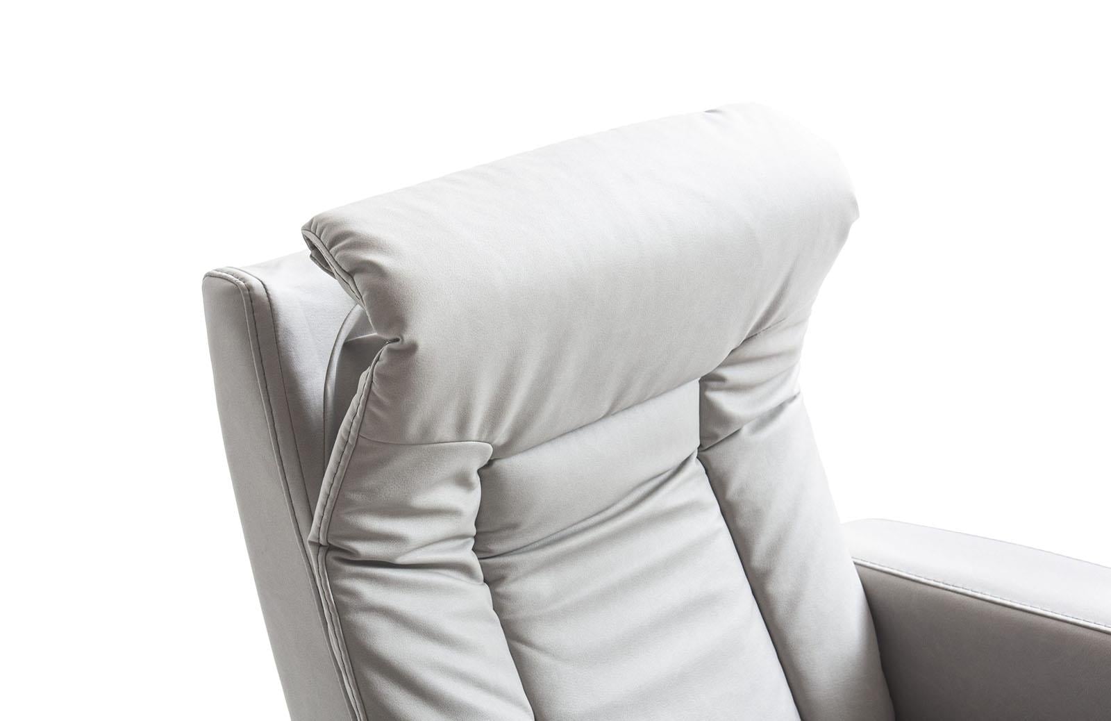 Nicole Berjer Recliner