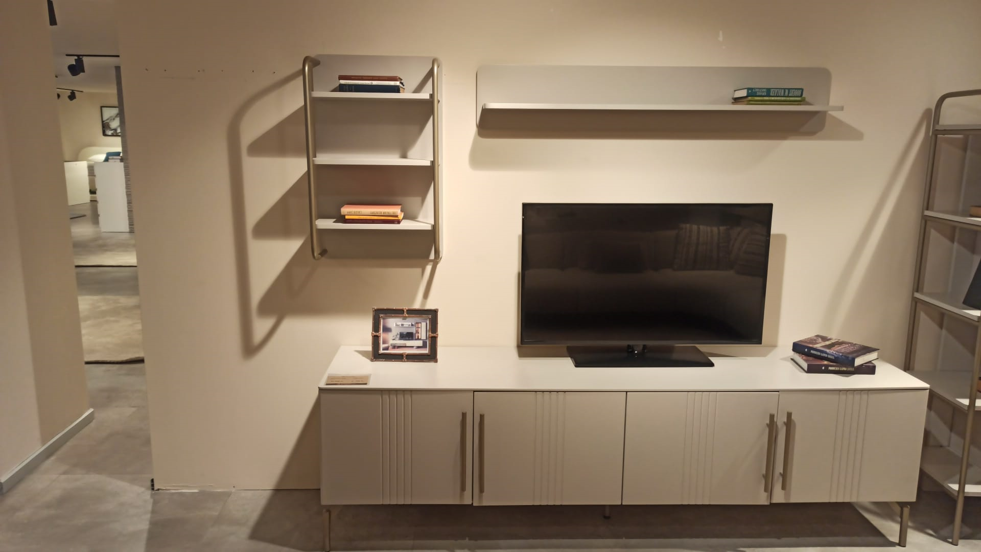 OUTLET - MASKO2- Kaje Yemek Odası Takımı + TV Ünitesi