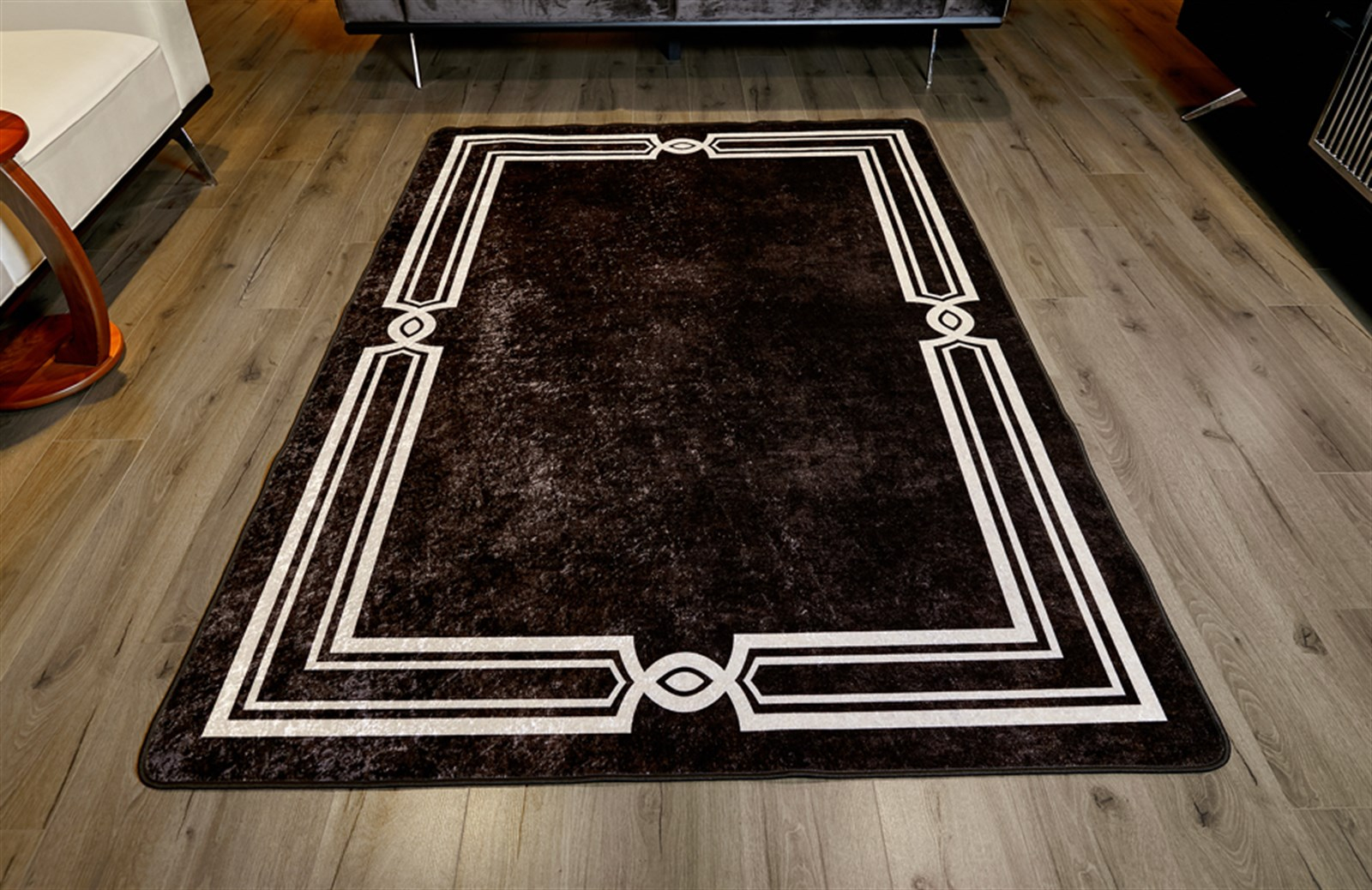 Siyah Beyaz Desenli Halı 160x230