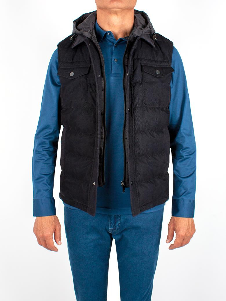 Standart Fit İçten Fermuarlı Kapşonlu Siyah Şişme Yelek