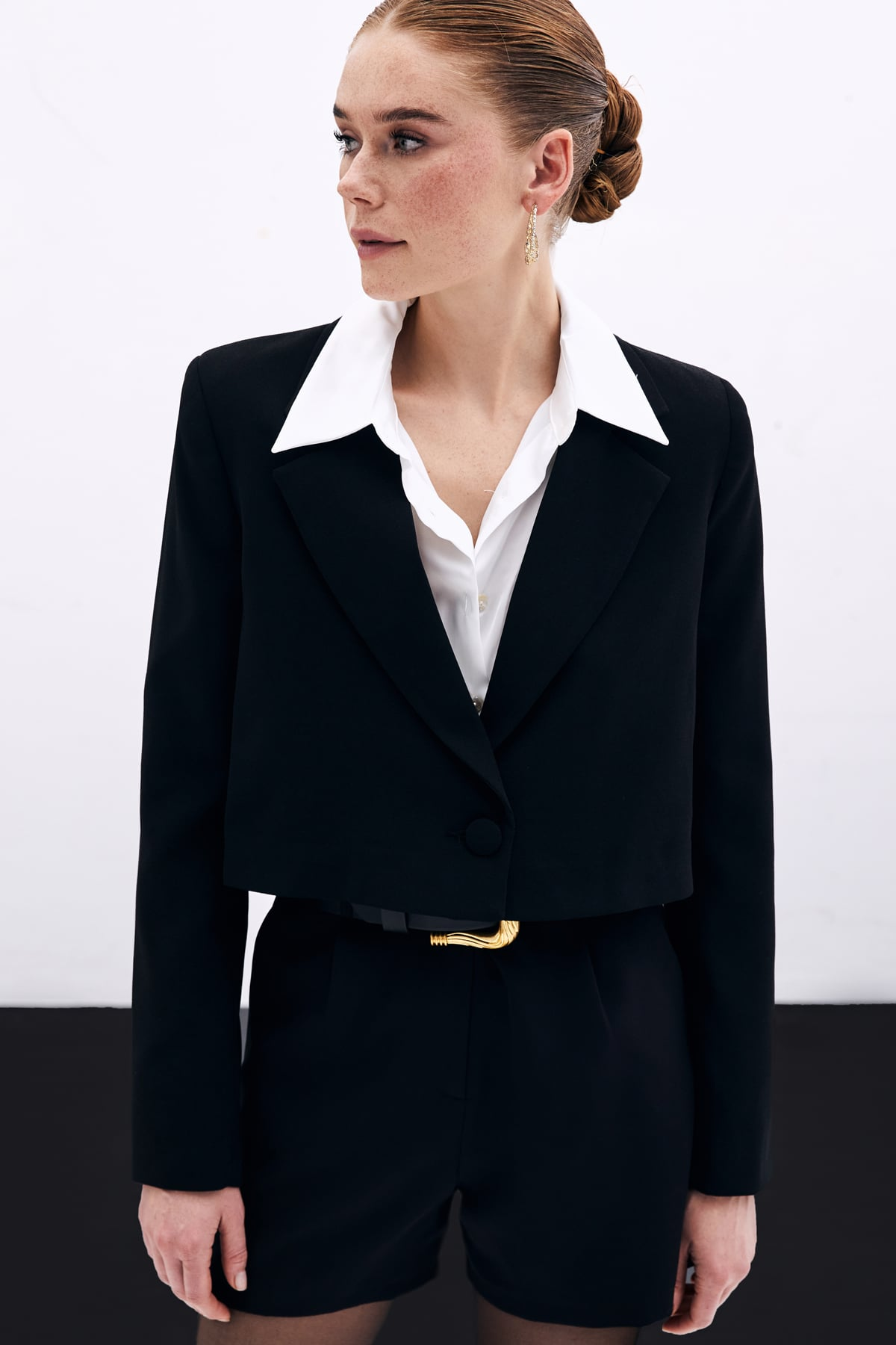 StarinciSiyah Kısa Krep Kadın Blazer Ceket