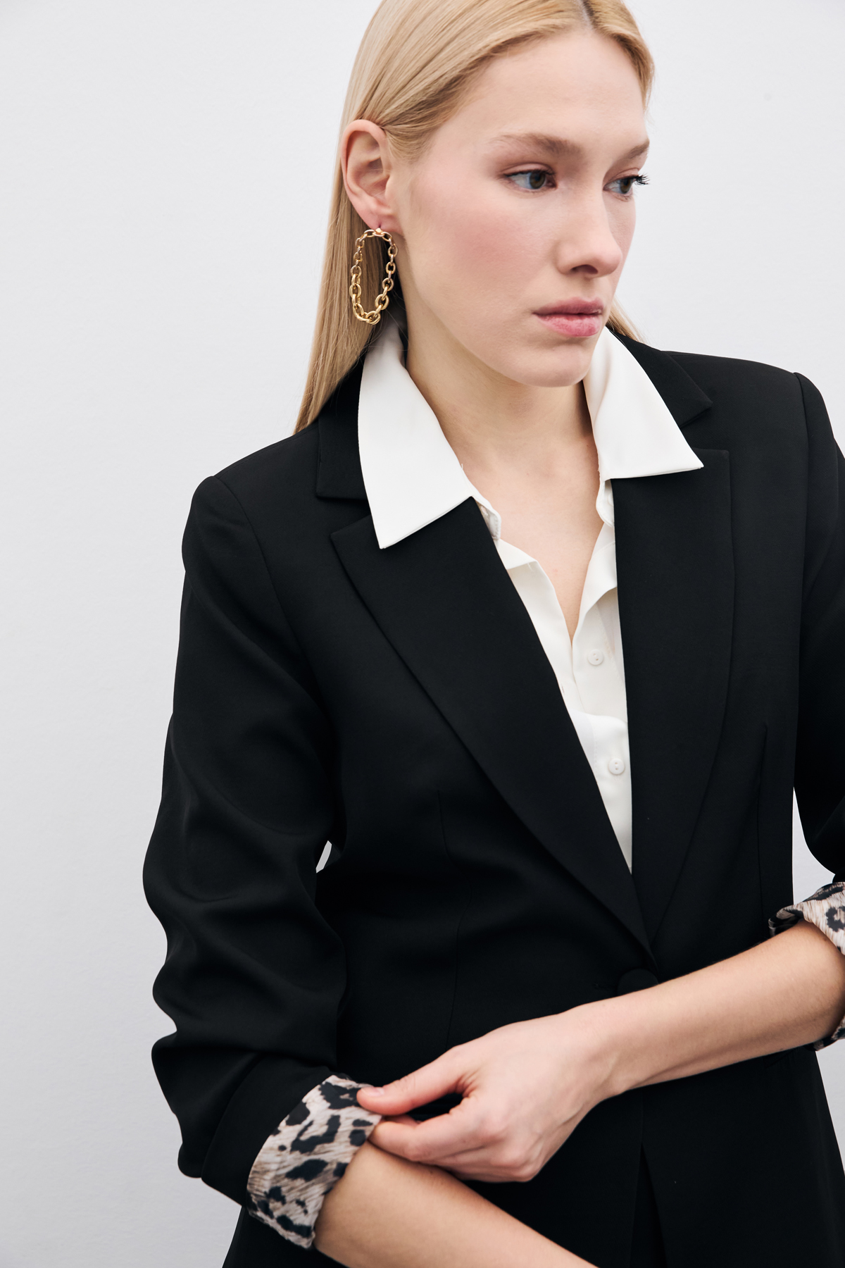 StarinciSiyah Leopar Manşet Detaylı Kadın Blazer Ceket