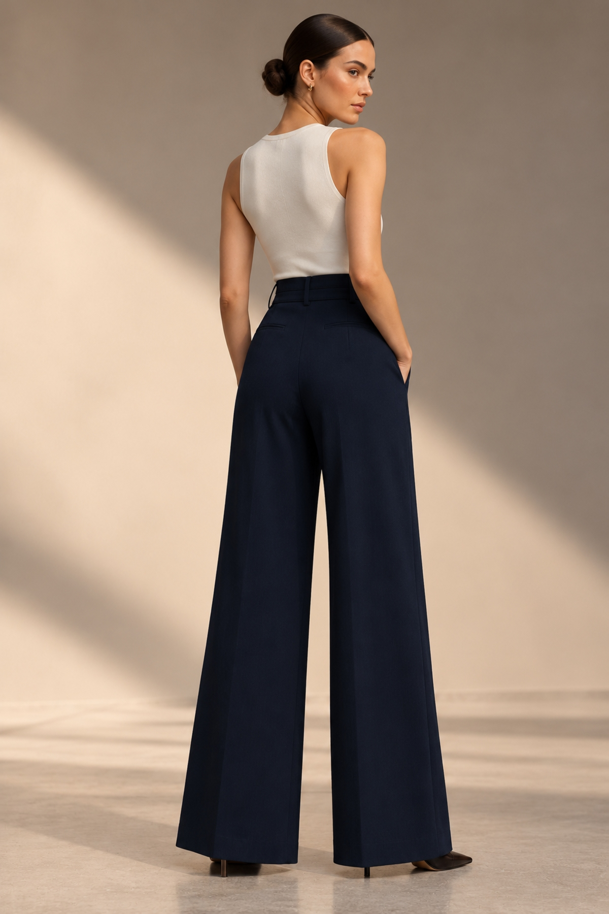 StarinciKadın Lacivert Çift Tokalı Kemer Detaylı Bol Paça Saten Pantolon