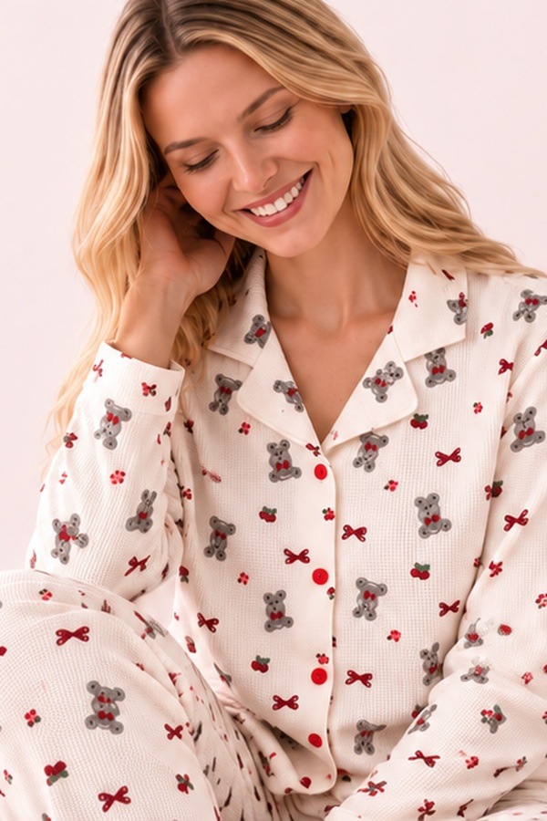 StarinciKadın Ekru Ayıcık ve Fiyonk Desenli Önden Düğmeli Pijama Takımı