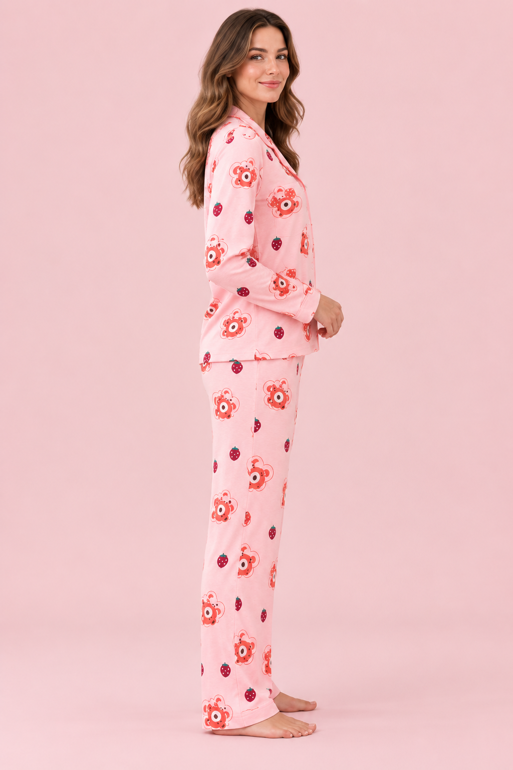 StarinciKadın Pembe Ayıcık ve Çilek Desenli Düğmeli Pijama Takımı