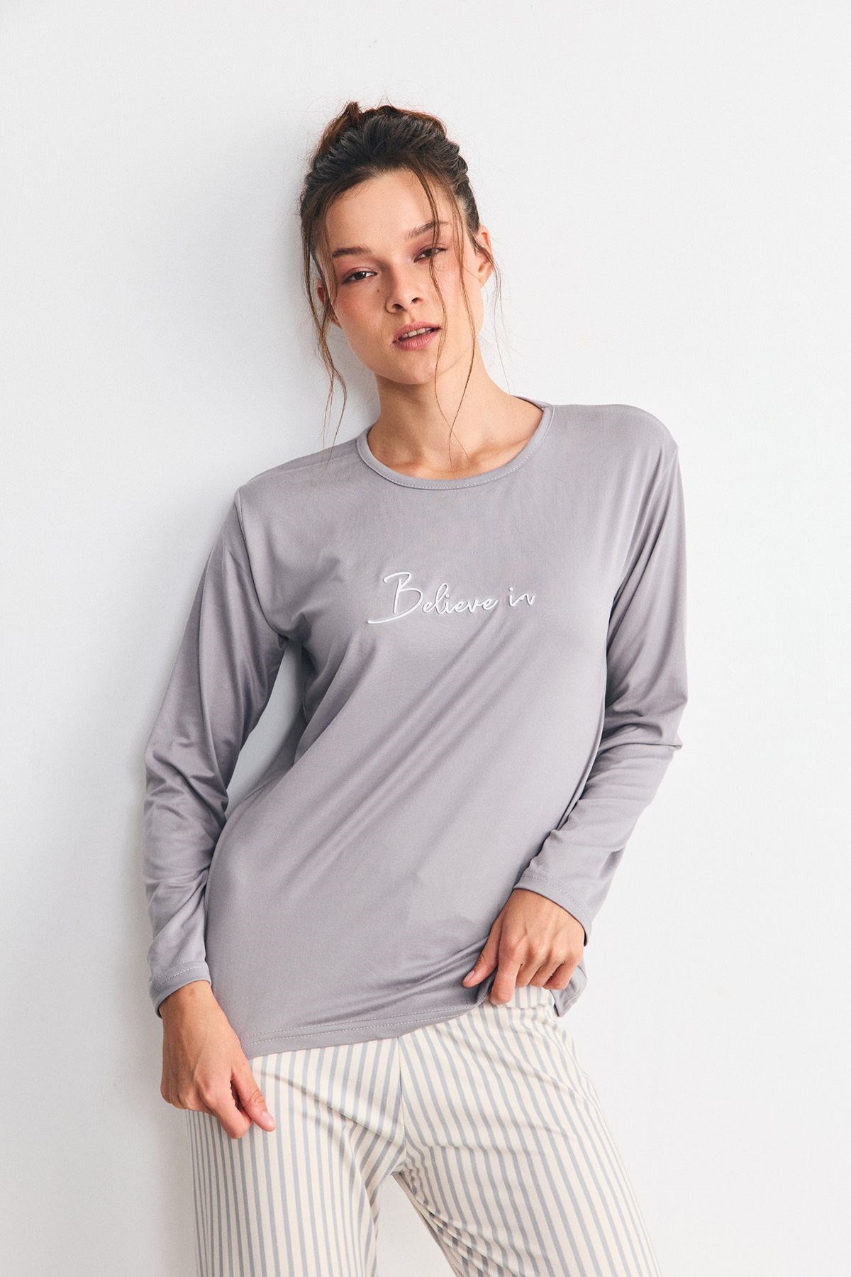 Yumuşak Dökümlü Kumaş Pijama Takımı Çizgi