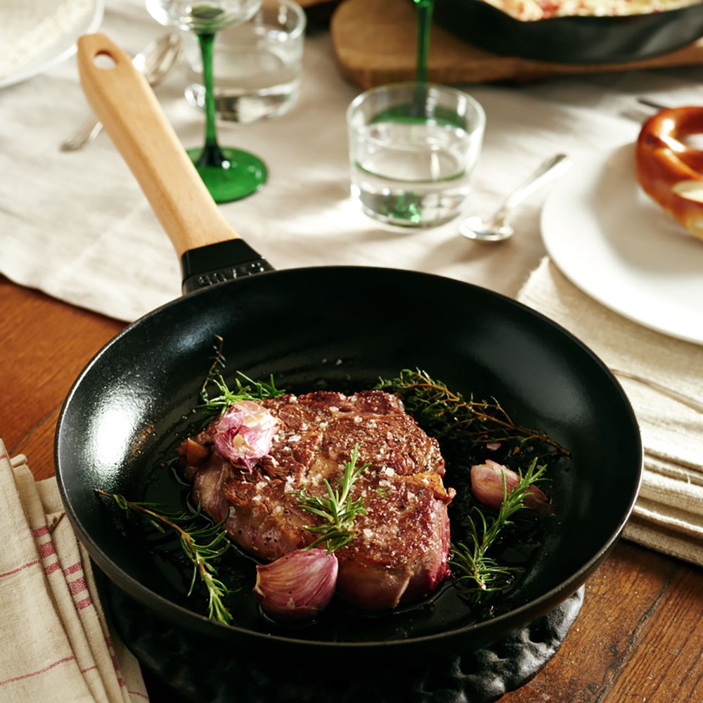 Staub Döküm Kızartma Tavası Ahşap Saplı 28 cm