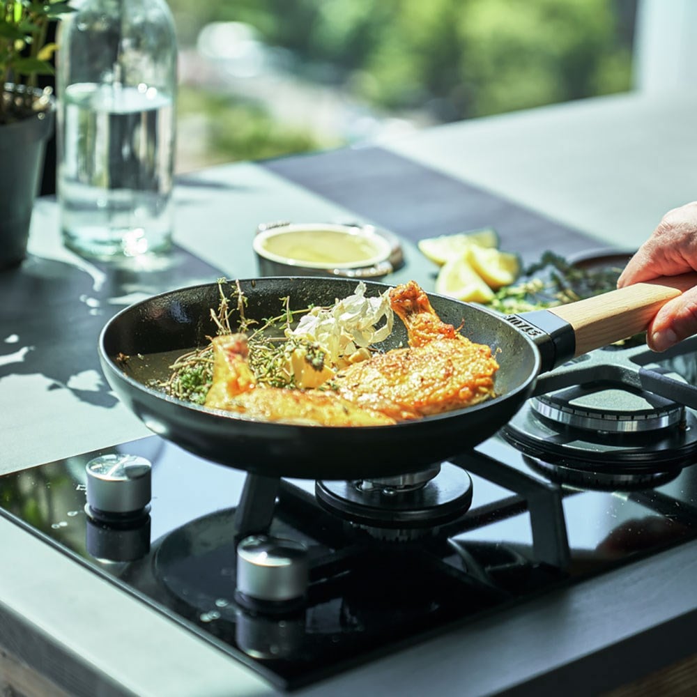 Staub Döküm Kızartma Tavası Ahşap Saplı 24 cm
