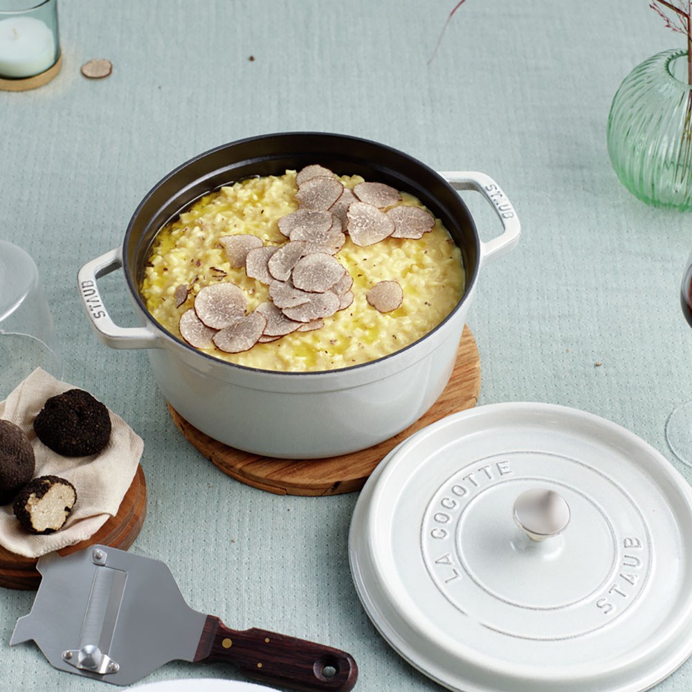 Staub Döküm Tencere Yuvarlak 28 cm Trüf Beyazı