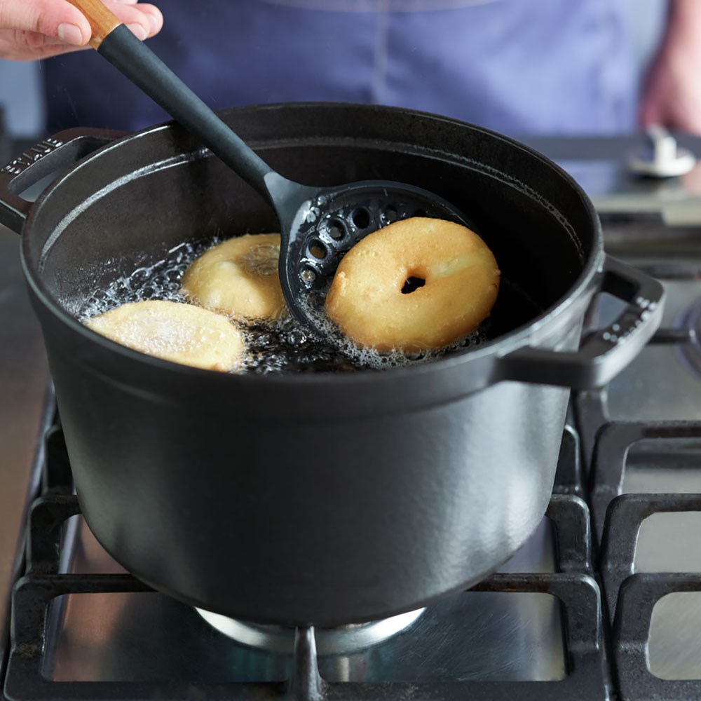 Staub Silikon Kevgir 31 cm Siyah