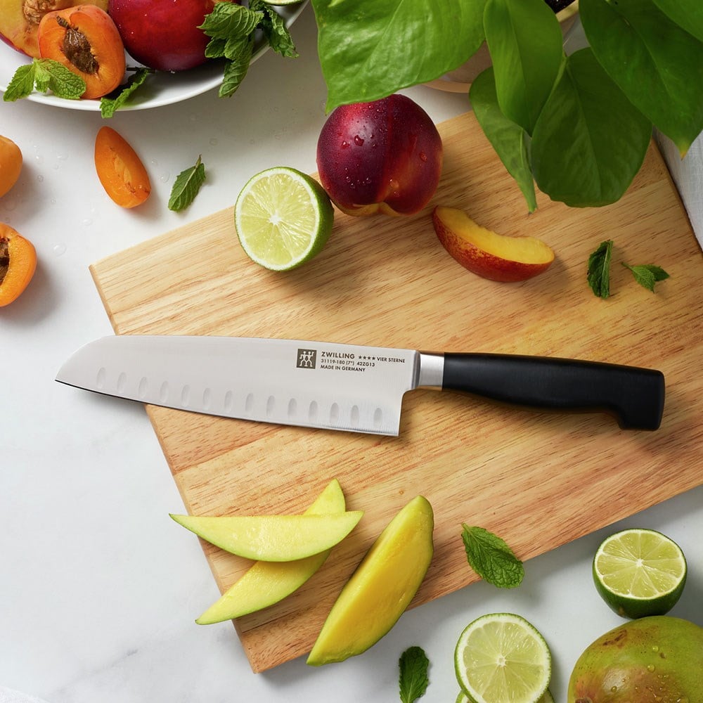 Zwilling Four Star Oluklu Santoku Bıçağı Siyah 18 cm