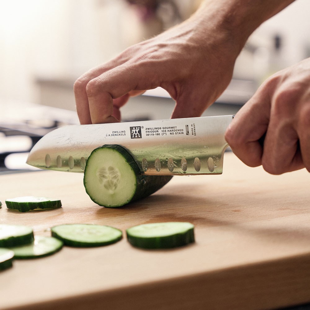 Zwilling Gourmet Oluklu Santoku Bıçağı Siyah 18 cm