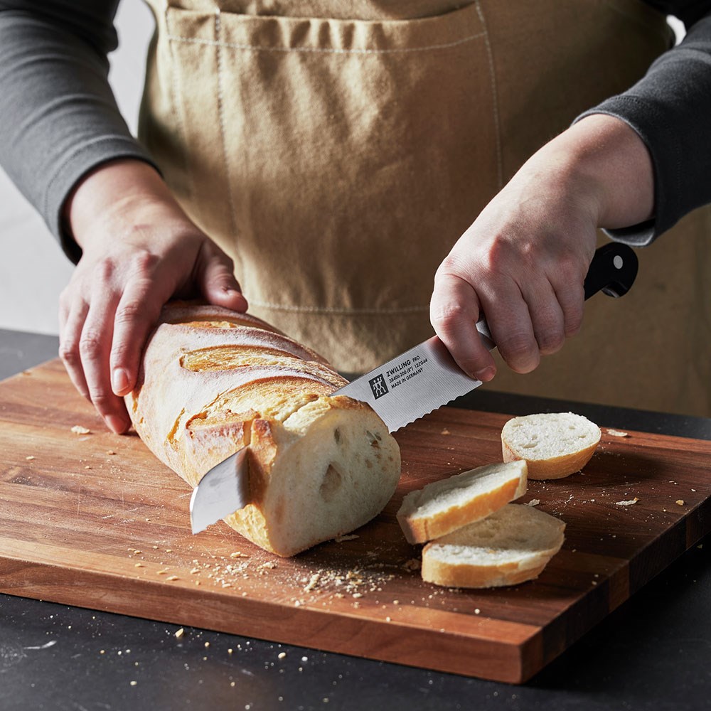 Zwilling Pro Ekmek Bıçağı Siyah 20 cm