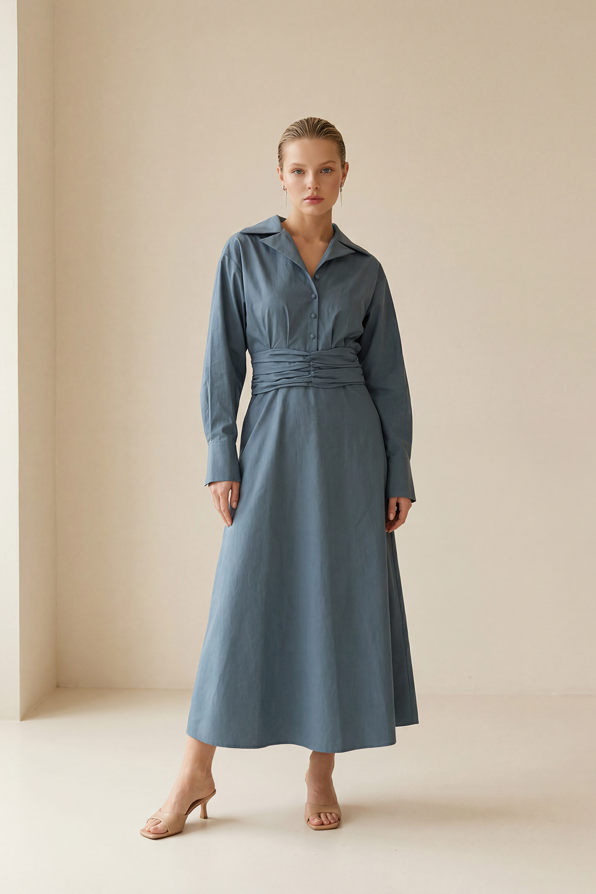 Kuvars Gömlek Yaka Belden Kemer Detaylı Rahat Kesim Midi Boy Elbise