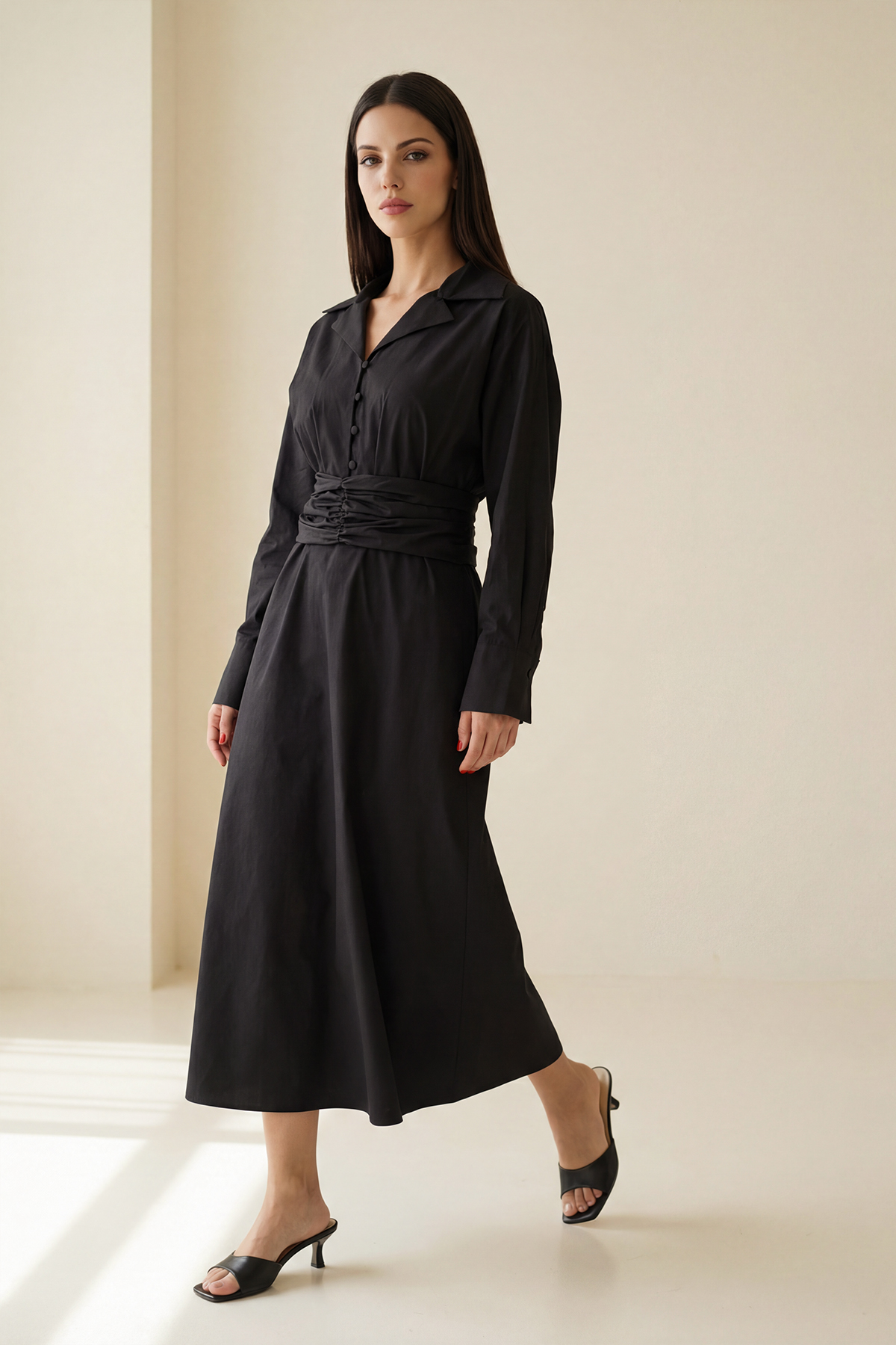 Siyah Gömlek Yaka Belden Kemer Detaylı Rahat Kesim Midi Boy Elbise