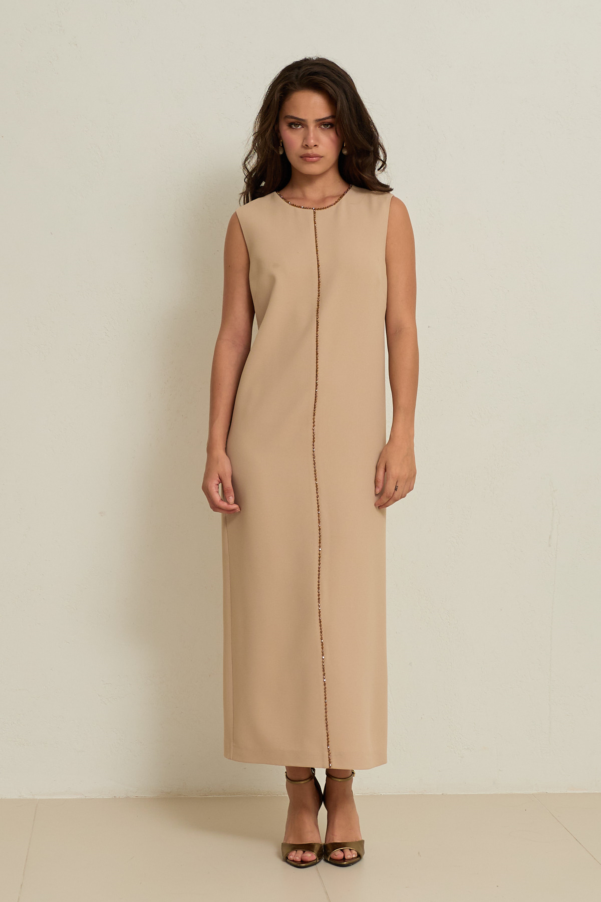 Bisküvi Bisiklet Yaka Kolsuz Taş Detaylı Midi Boy Elbise