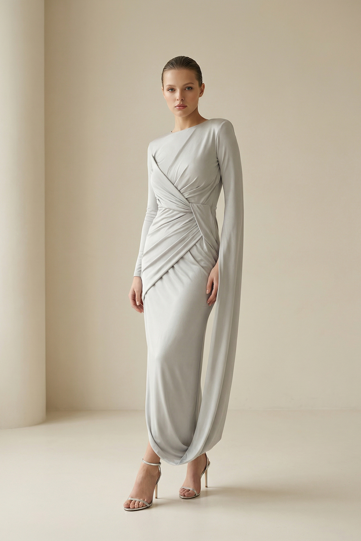 Su Yeşili Uzun Kollu Asimetrik Kesim Tam Kalıp Elbise