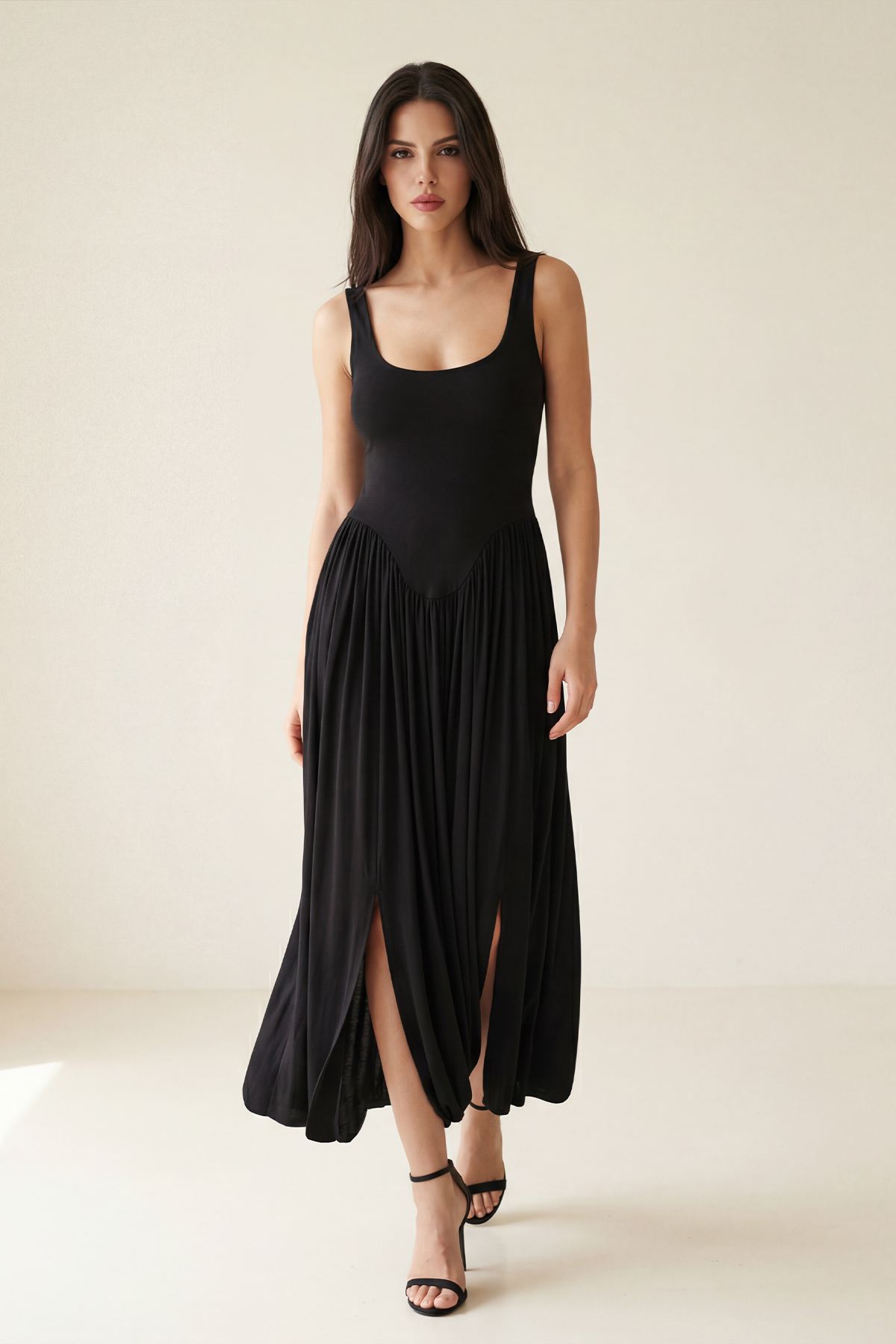 Siyah Askılı Bel Ve Etek Detaylı Midi Boy Elbise