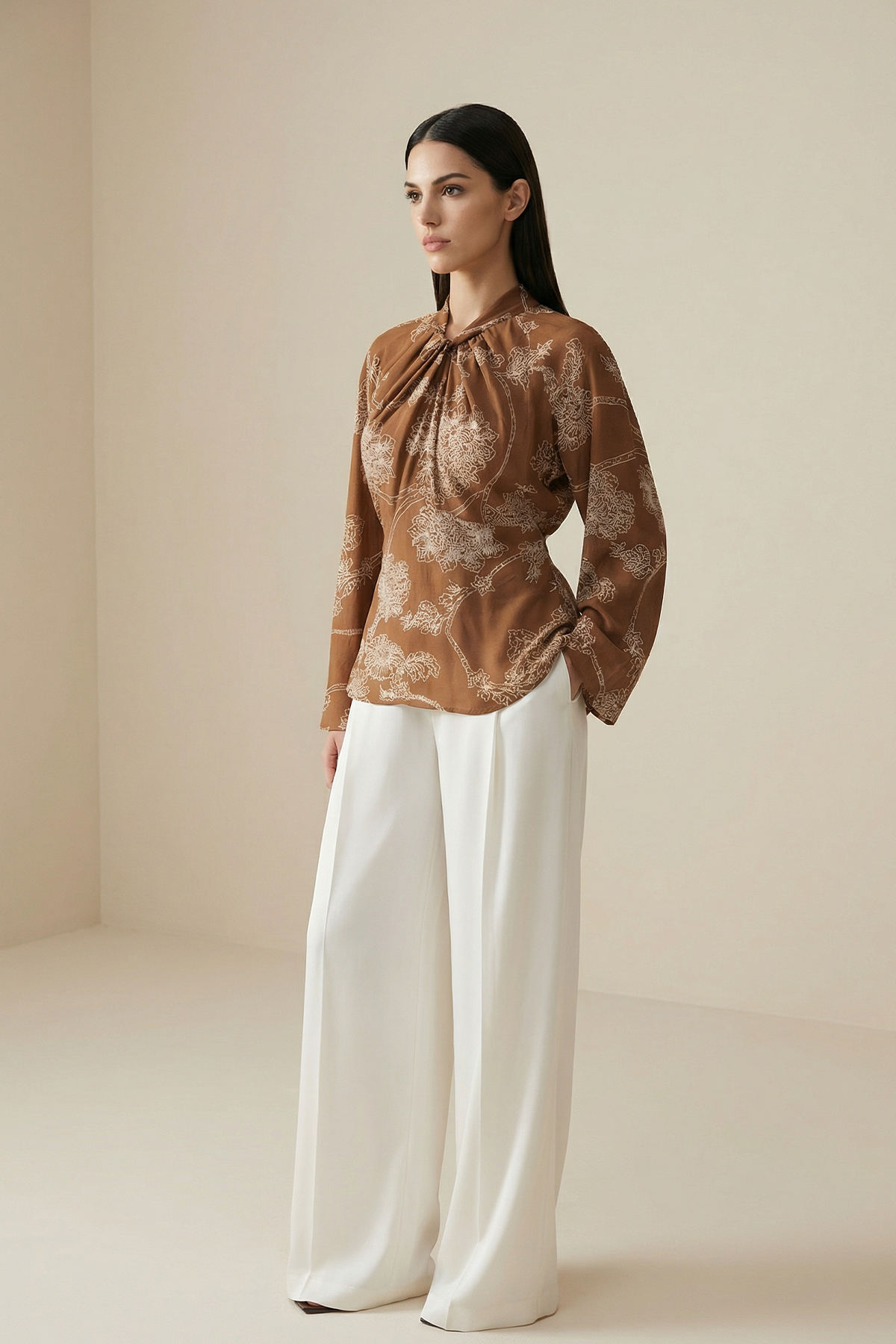 Kahverengi Desenli, Drapeli Yaka Detaylı Bluz