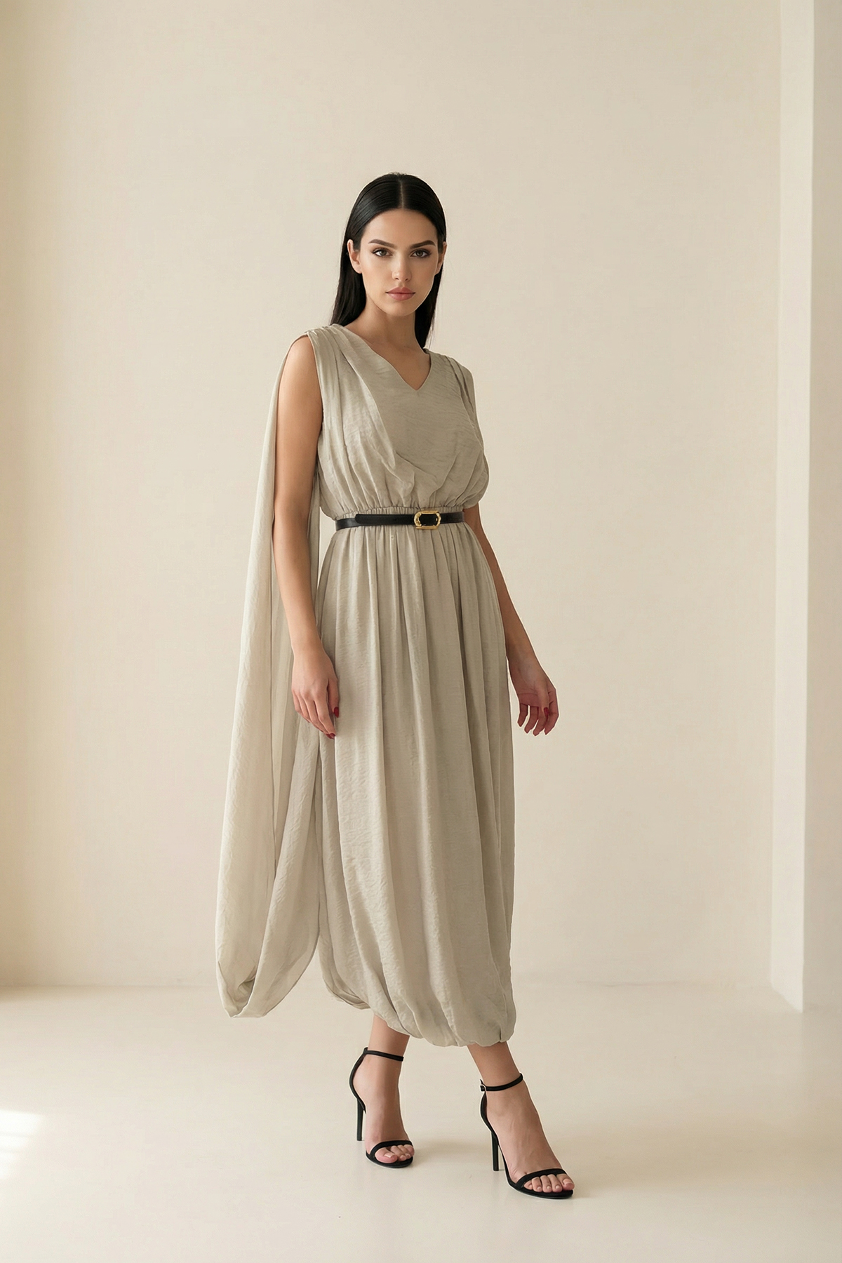 Nil Yeşili Pelerin Ve Kumaş Detaylı Kemerli Rahat Kesim Tam Kalıp Midi Boy Elbise