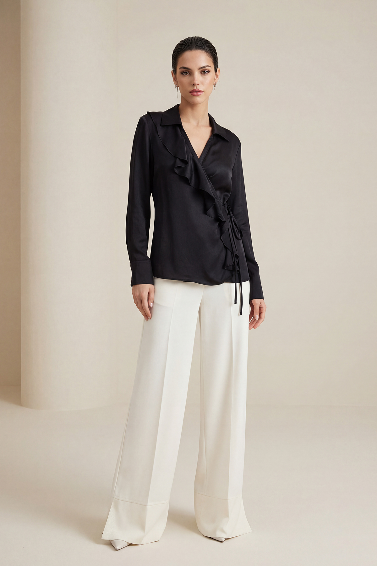 Siyah Kruvaze Yaka Uzun Kollu Yaka Detaylı Bluz