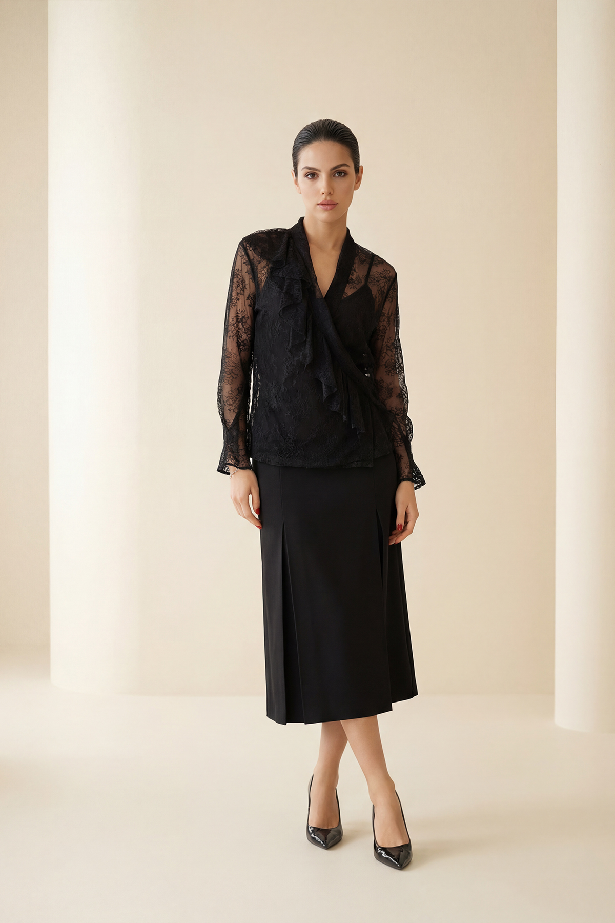 Siyah Uzun Kollu Katman Detaylı Modern Bluz