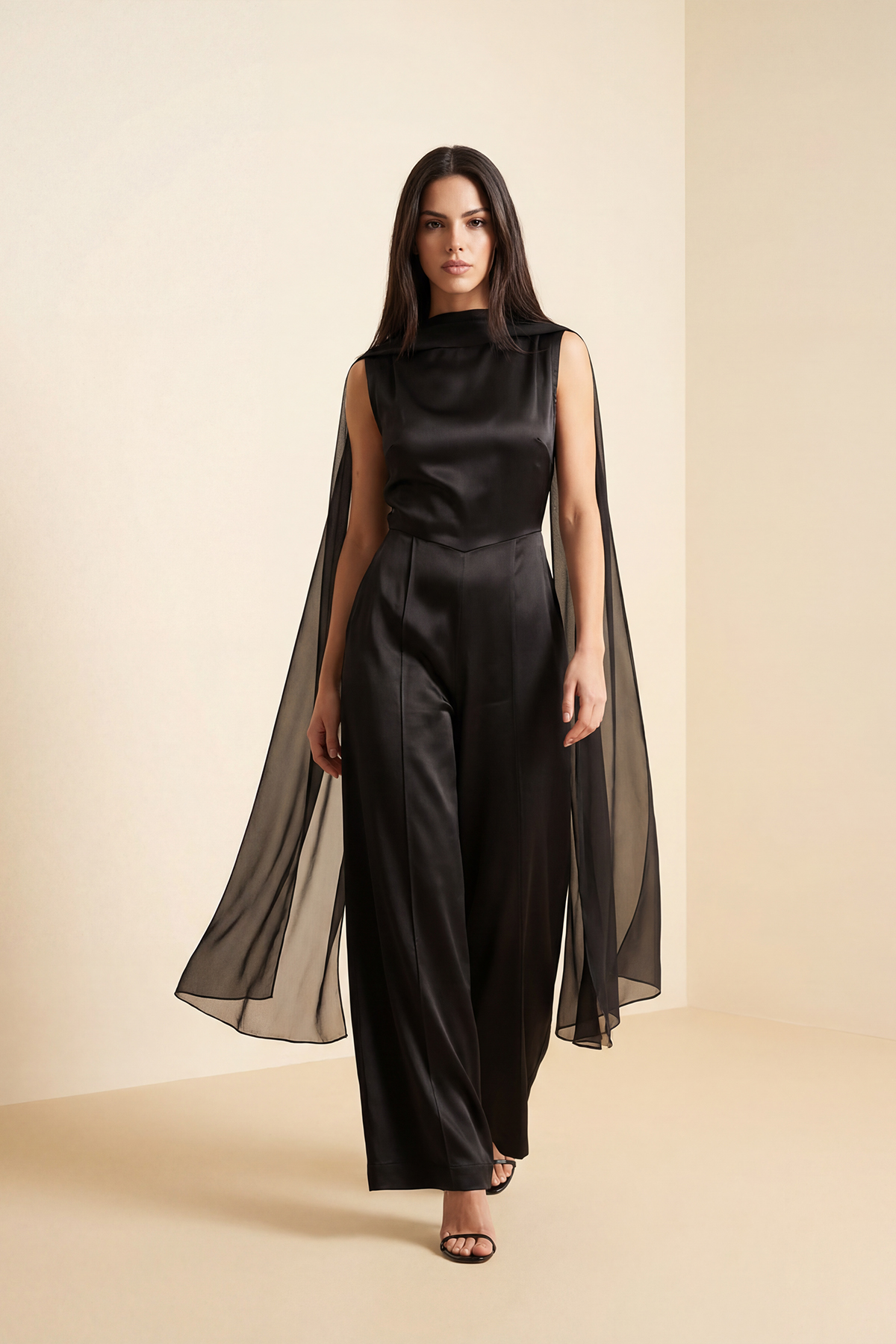 Siyah Kolsuz Pelerin Detaylı Belden Oturtmalı Dikiş Detaylı Tulum