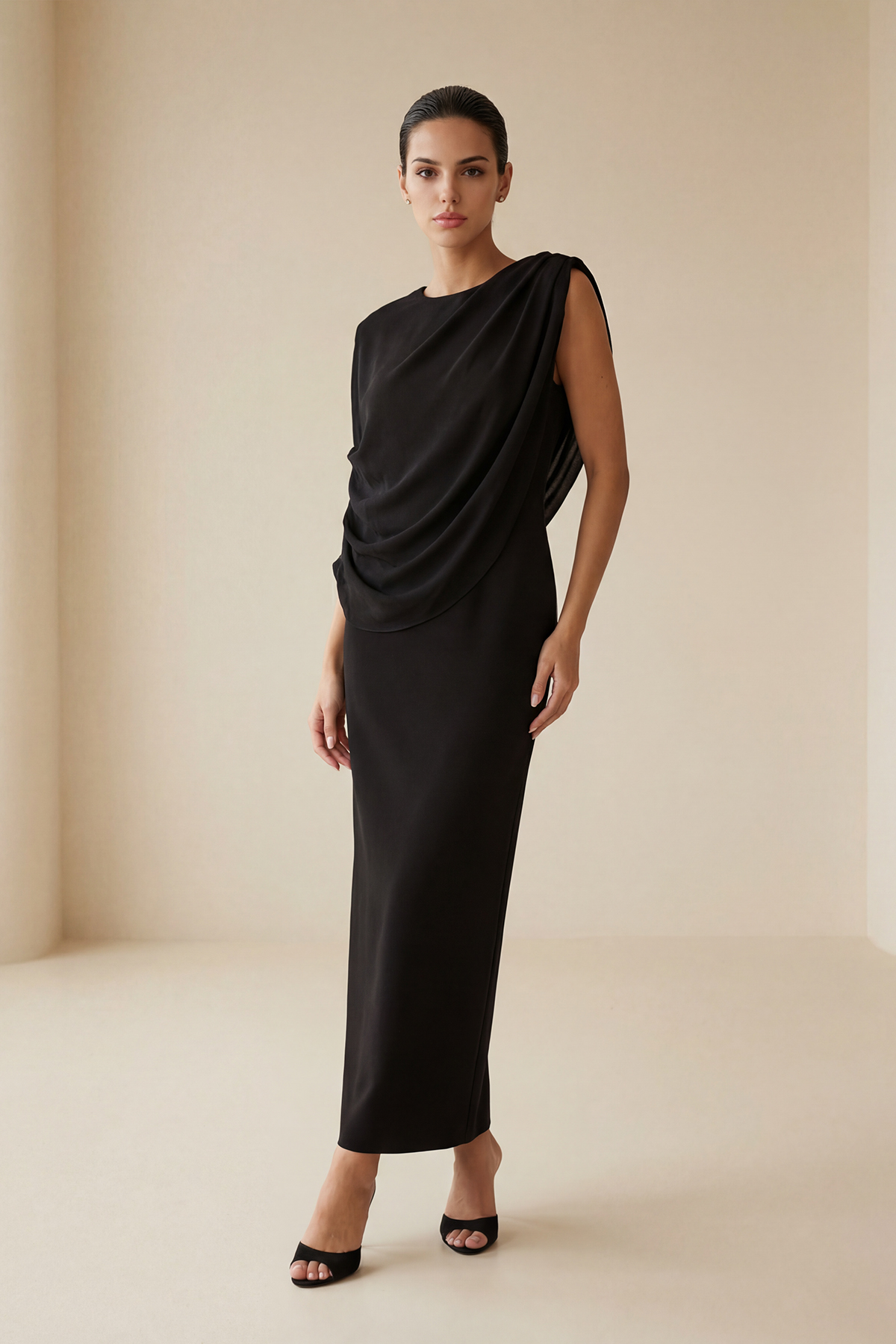 Siyah Kol Ve Drape Detaylı Midi Boy Elbise